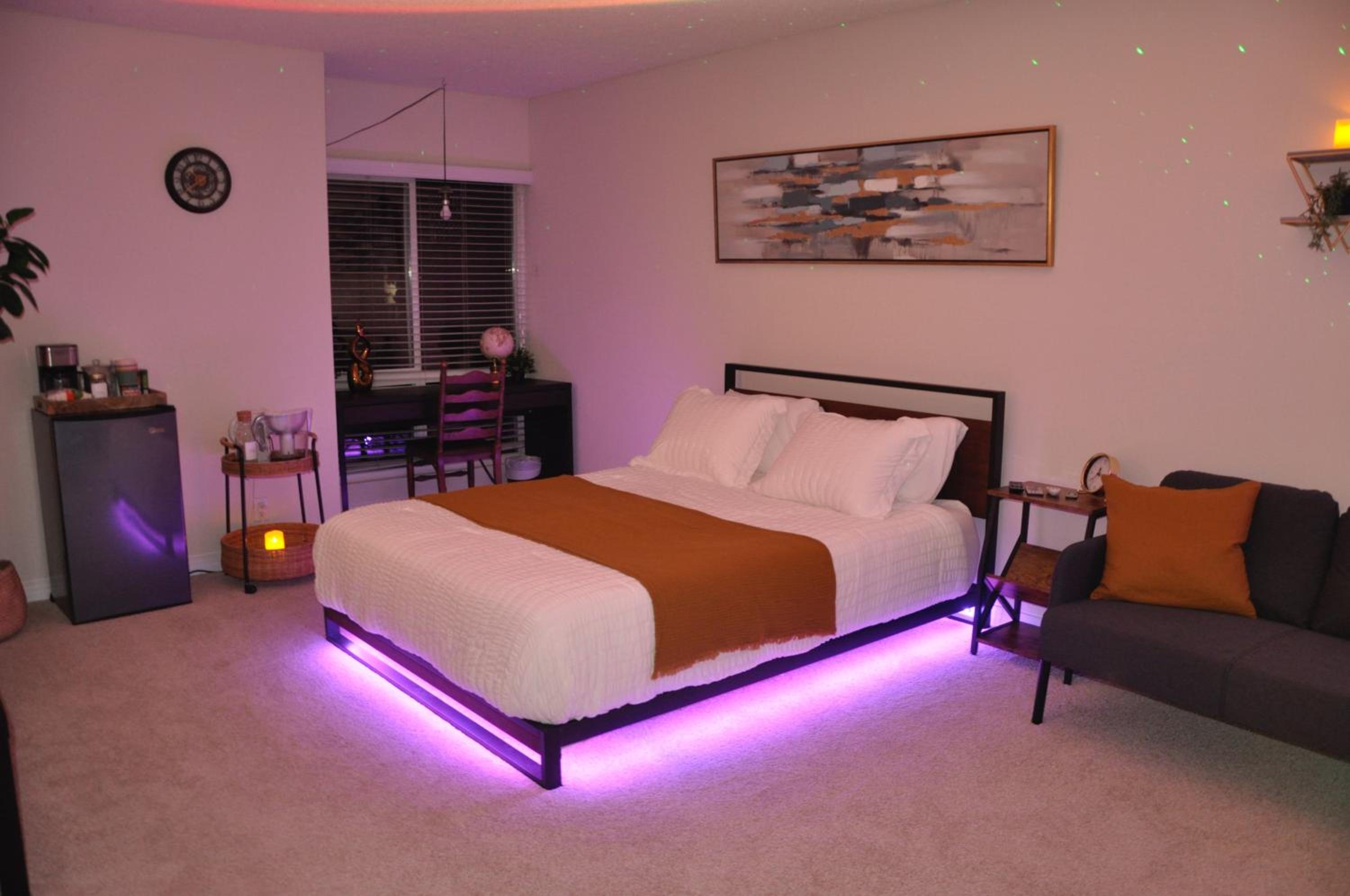 Private Room & Bathroom in Shared Oceanfront Home, Marina del Rey