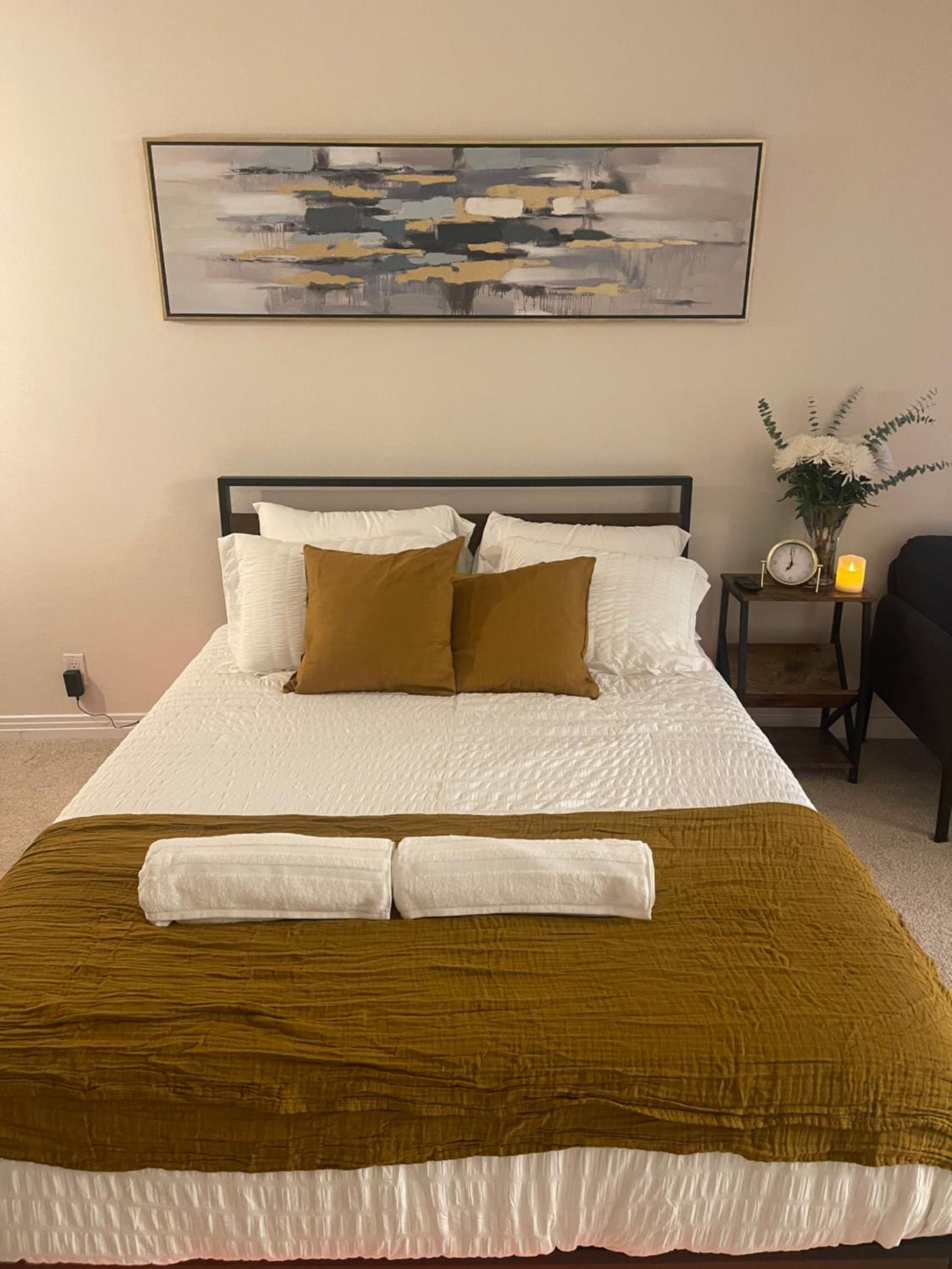 Private Room & Bathroom in Shared Oceanfront Home, Marina del Rey