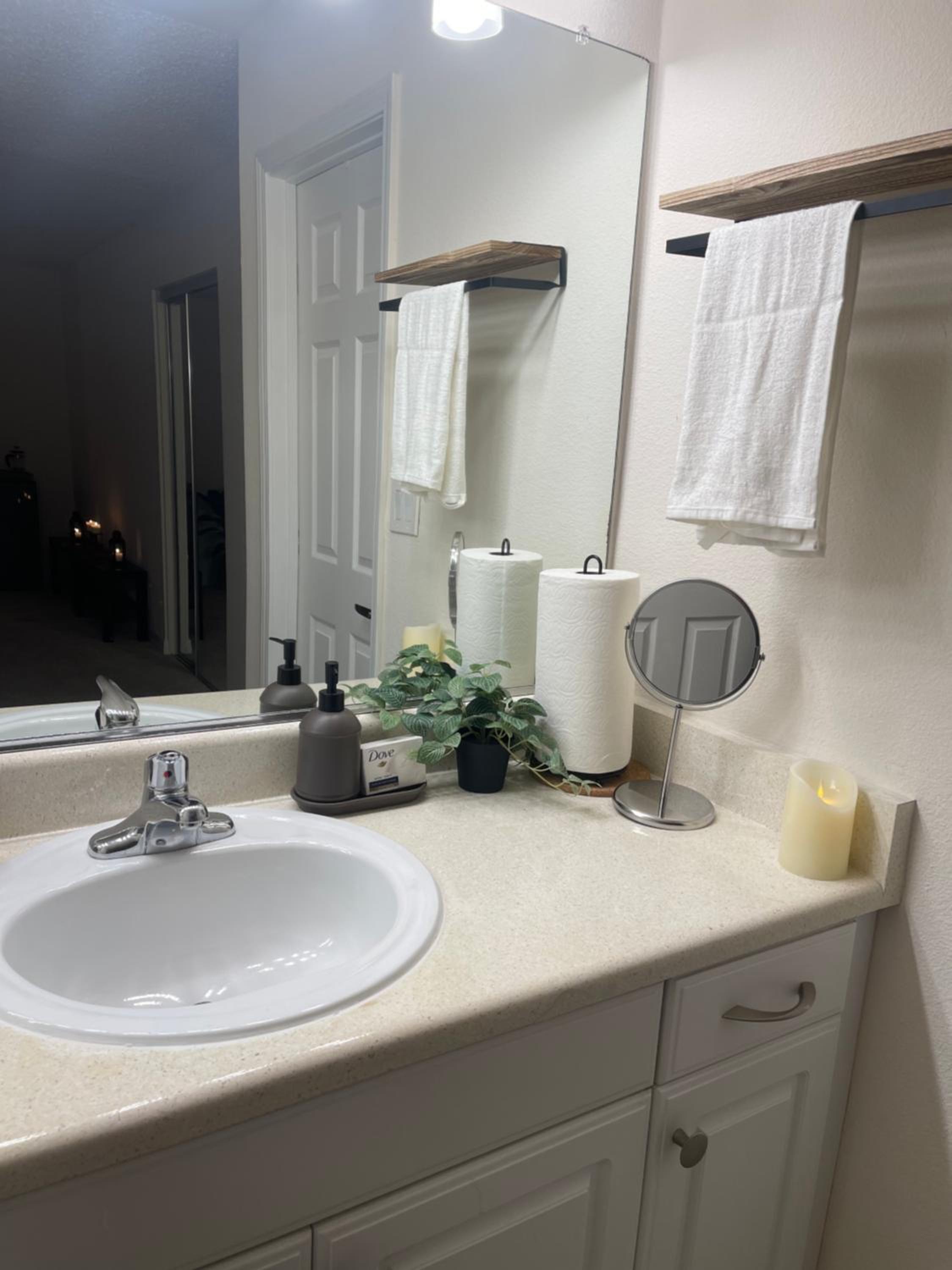 Private Room & Bathroom in Shared Oceanfront Home, Marina del Rey