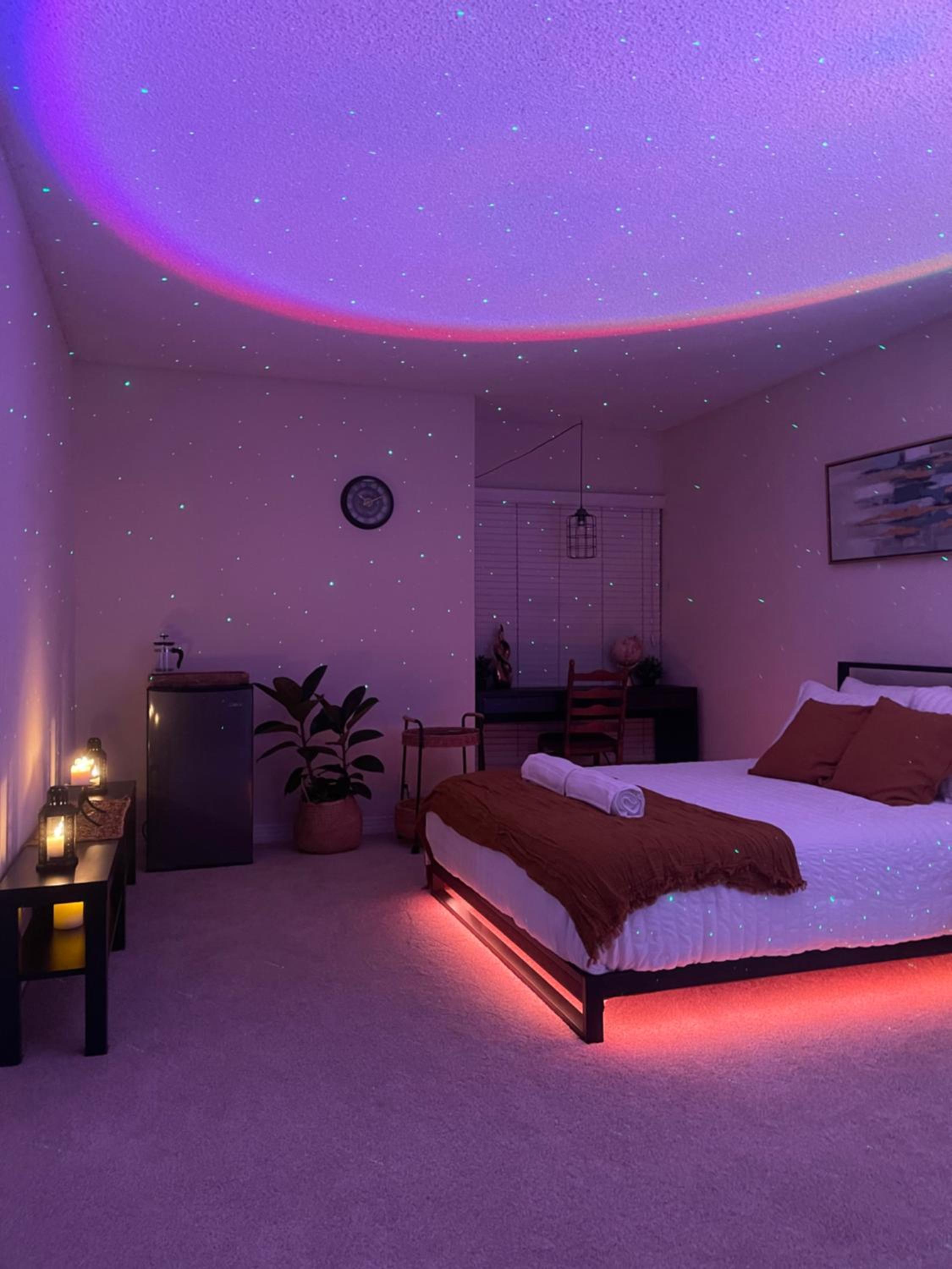 Private Room & Bathroom in Shared Oceanfront Home, Marina del Rey