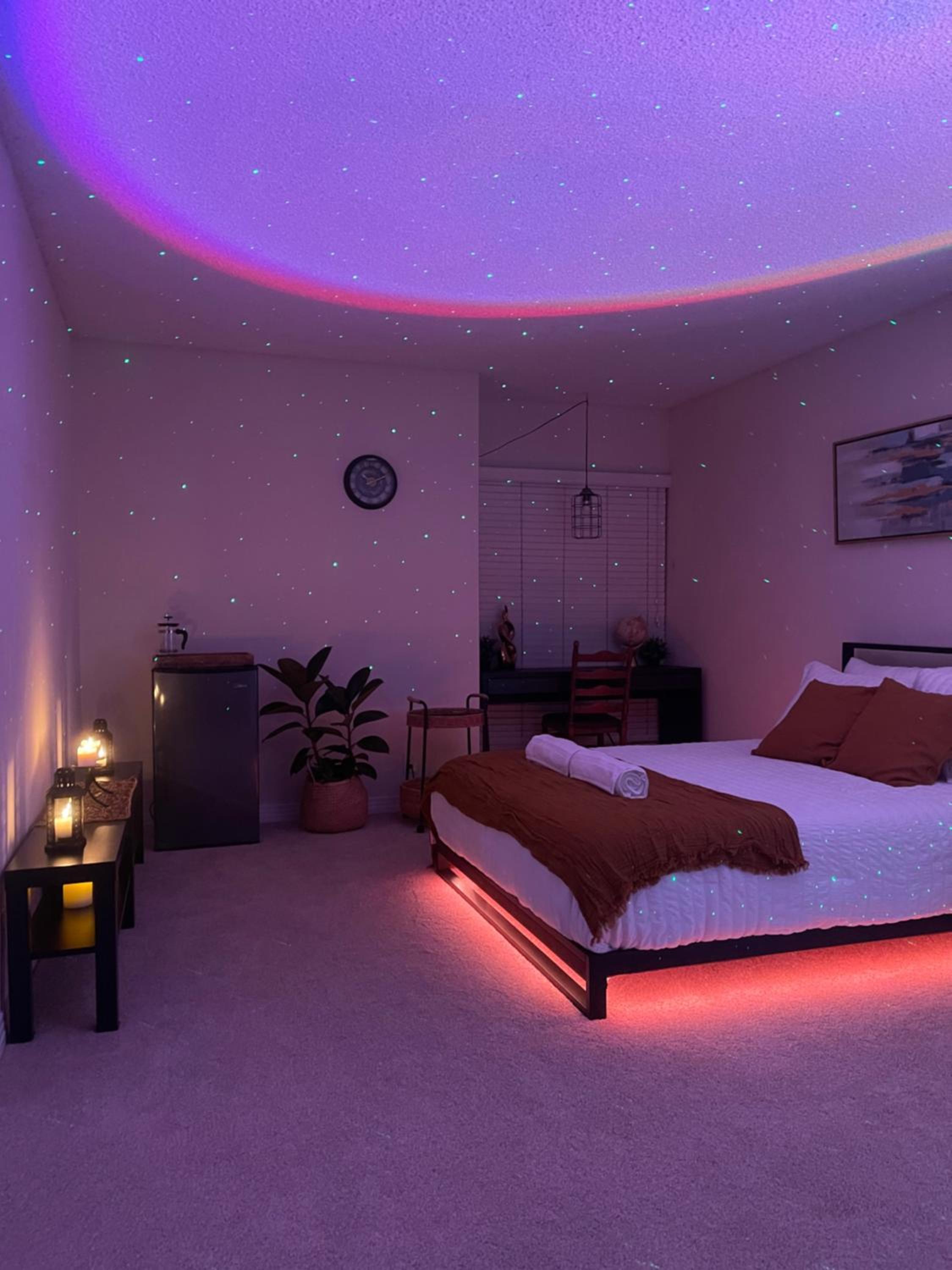 Private Room & Bathroom in Shared Oceanfront Home, Marina del Rey