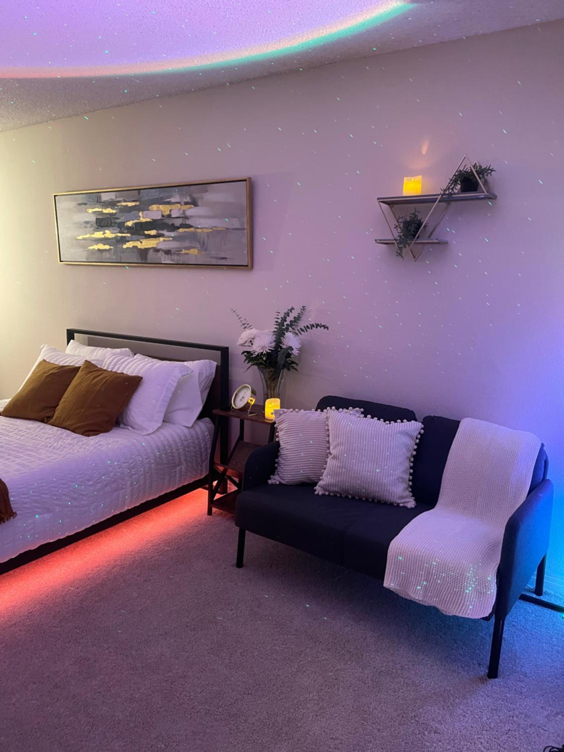 Private Room & Bathroom in Shared Oceanfront Home, Marina del Rey