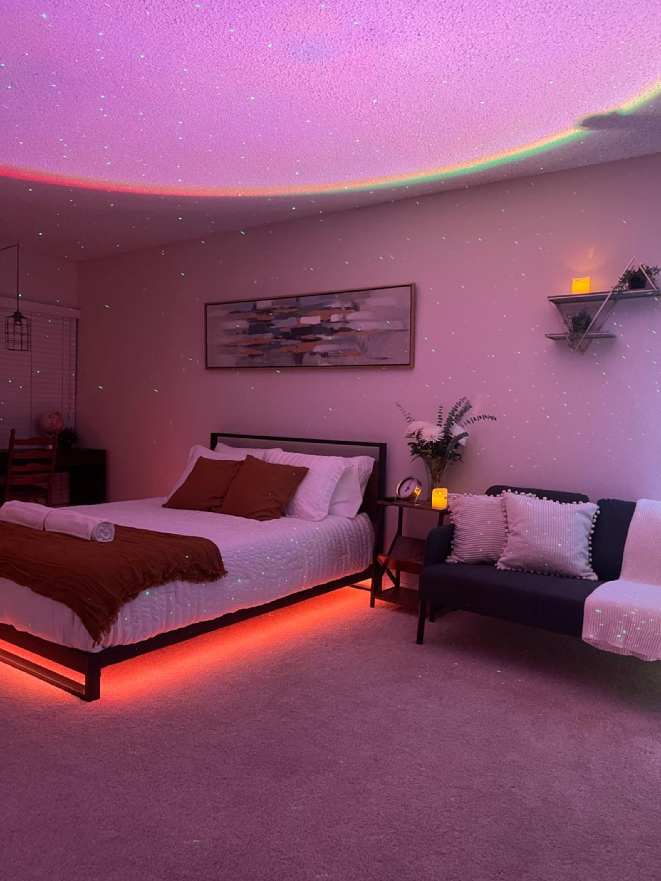 Private Room & Bathroom in Shared Oceanfront Home, Marina del Rey
