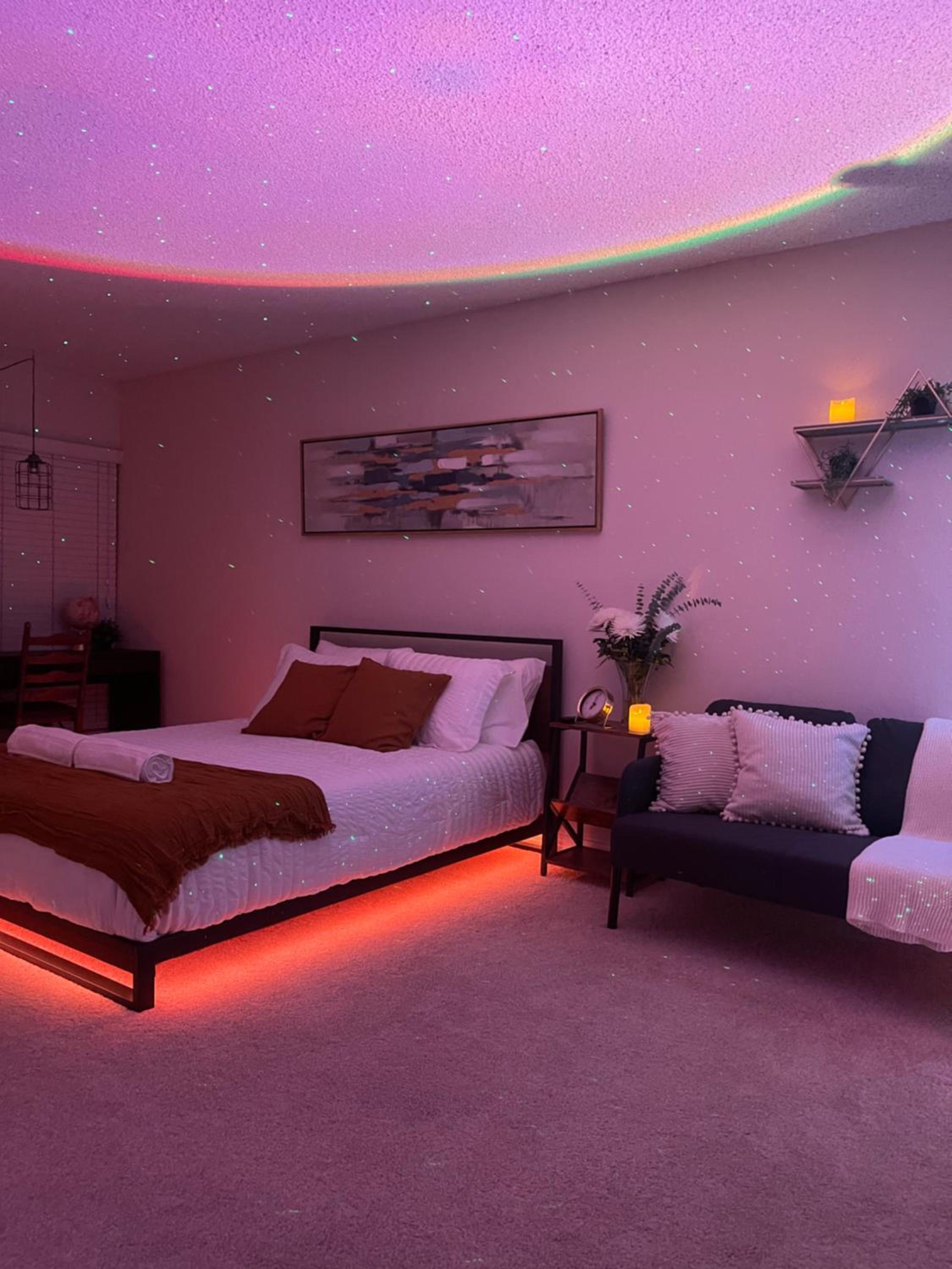 Private Room & Bathroom in Shared Oceanfront Home, Marina del Rey