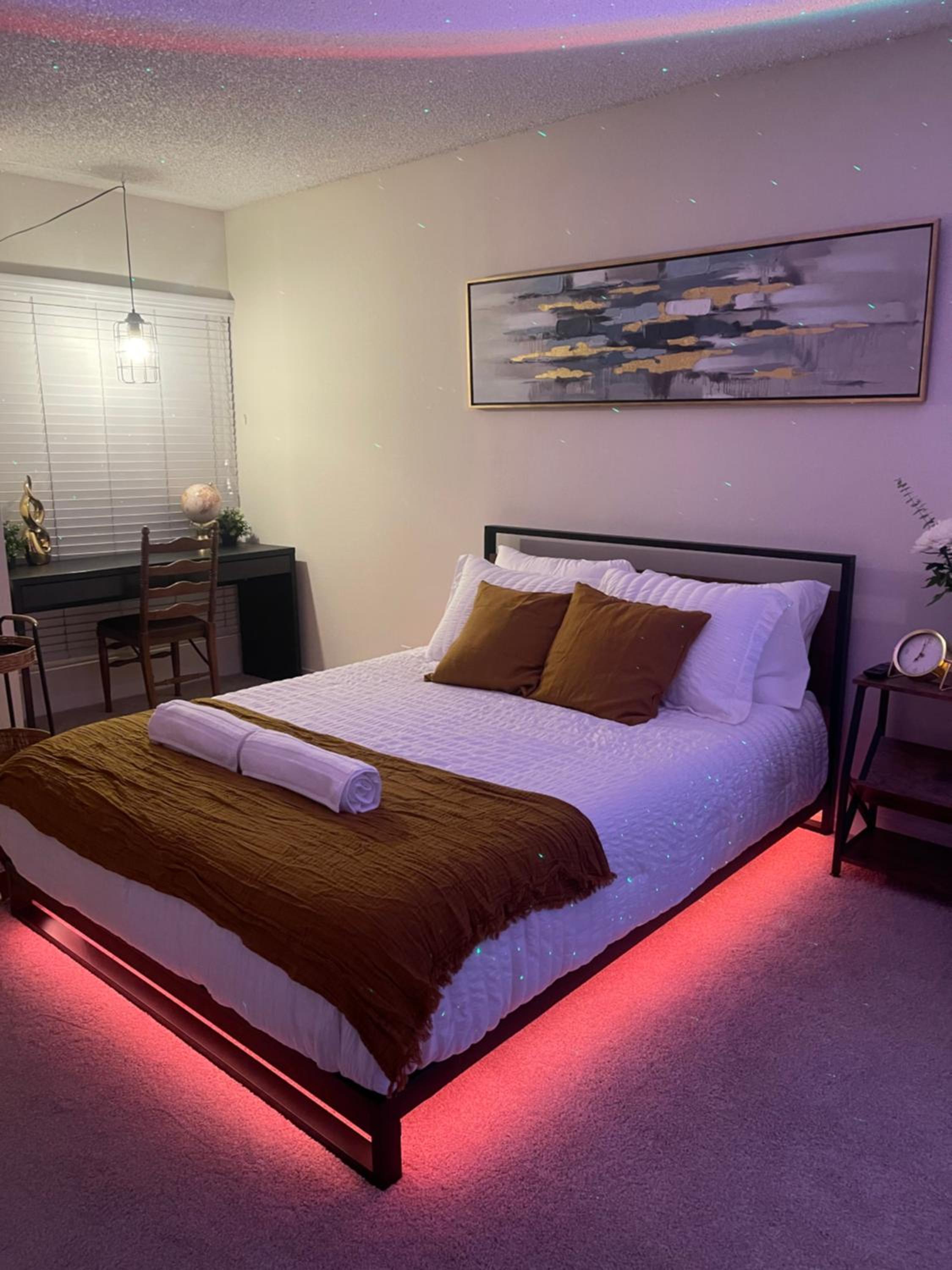 Private Room & Bathroom in Shared Oceanfront Home, Marina del Rey