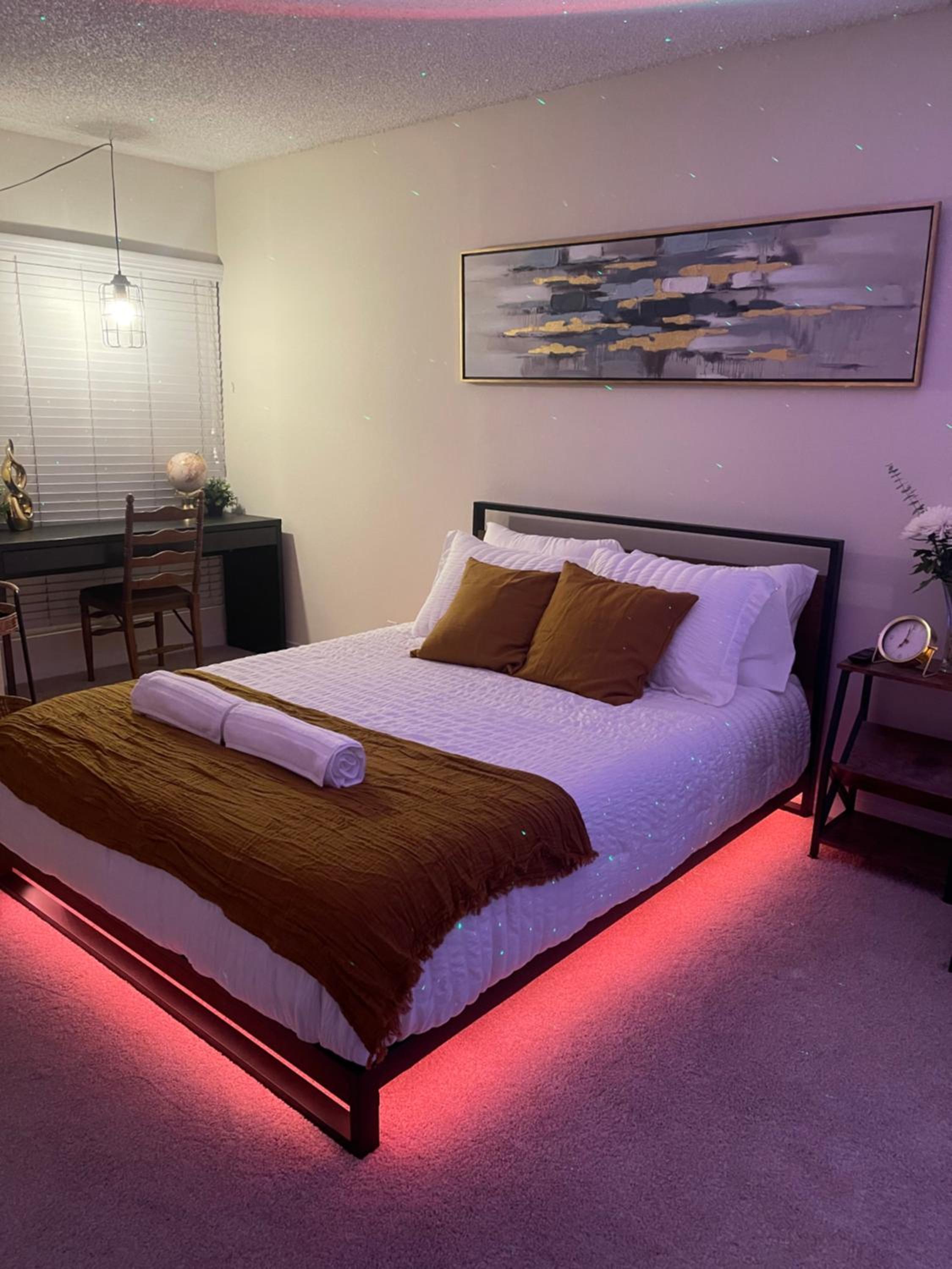 Private Room & Bathroom in Shared Oceanfront Home, Marina del Rey