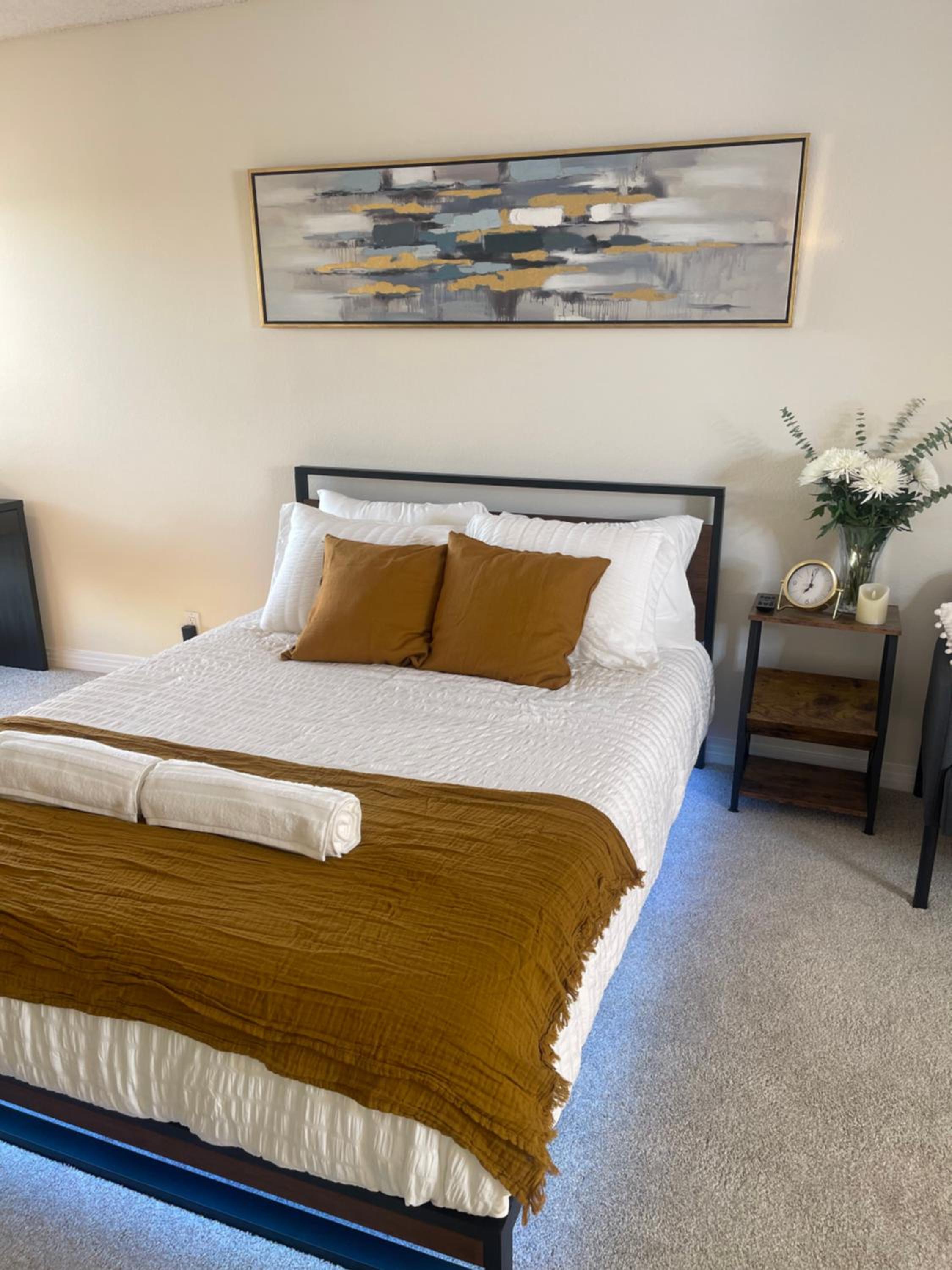 Private Room & Bathroom in Shared Oceanfront Home, Marina del Rey