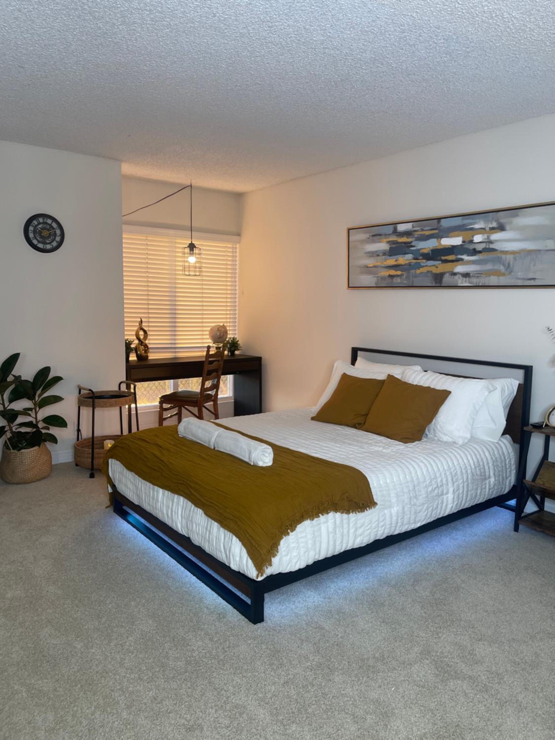Private Room & Bathroom in Shared Oceanfront Home, Marina del Rey