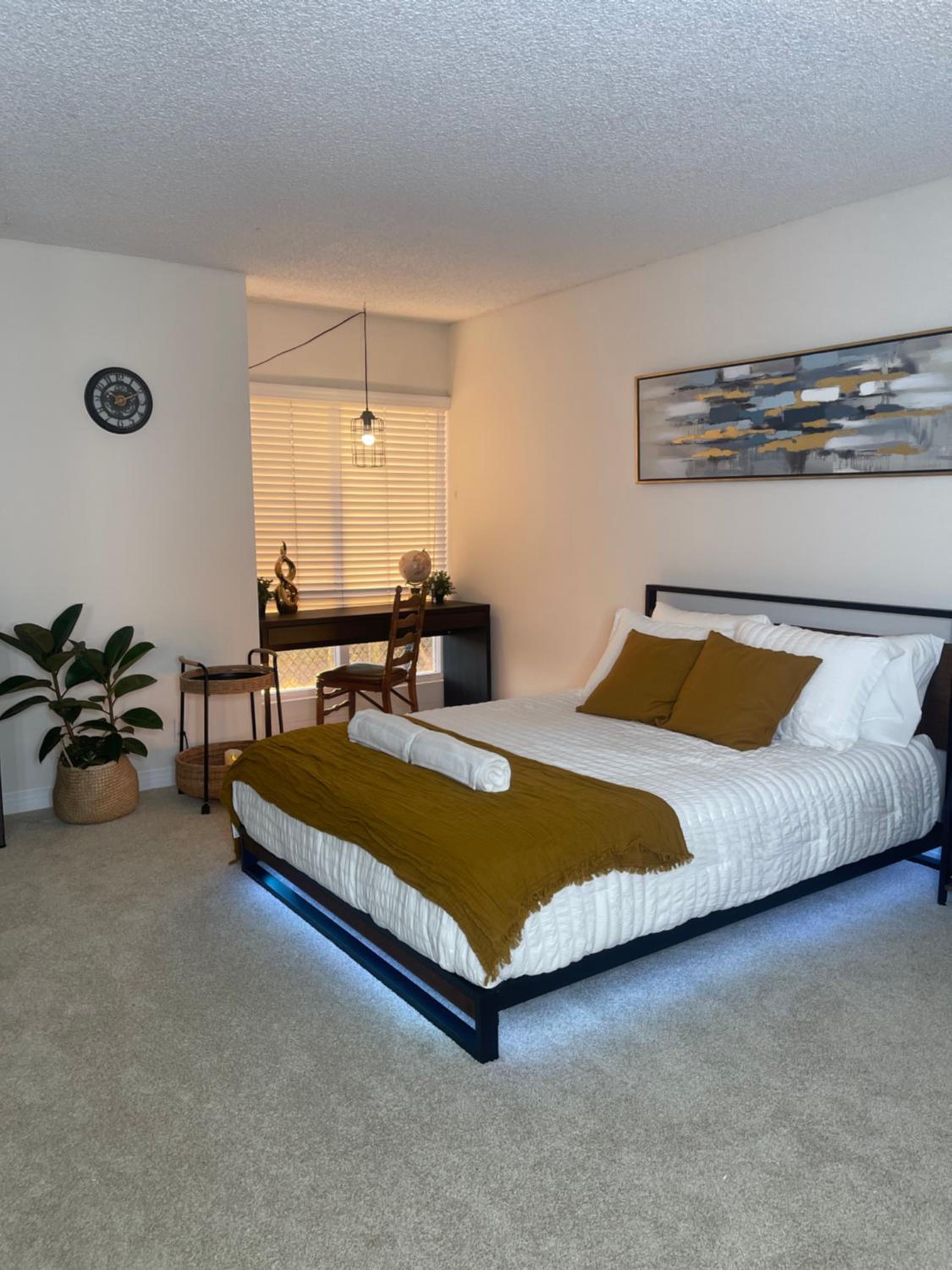 Private Room & Bathroom in Shared Oceanfront Home, Marina del Rey