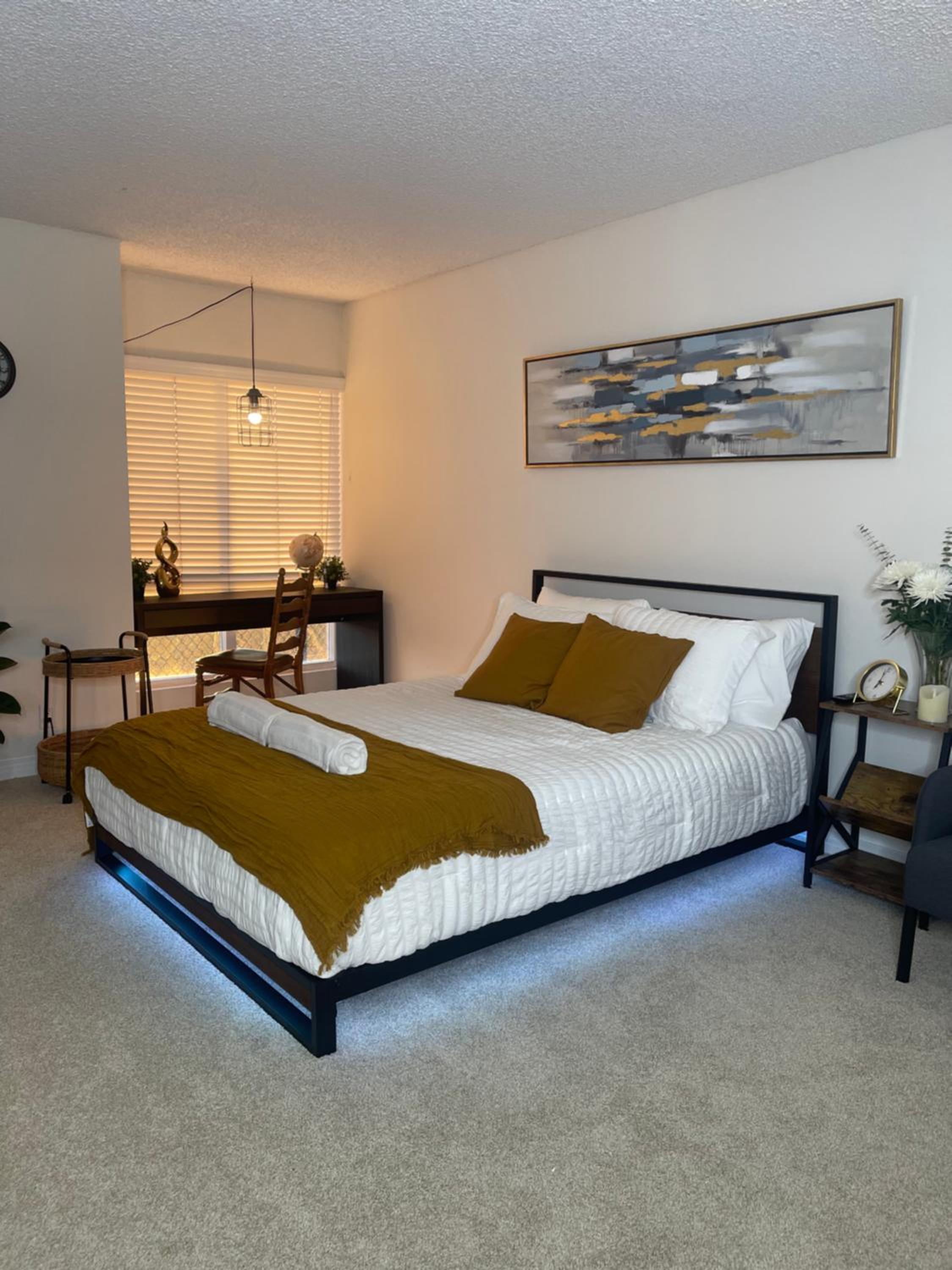 Private Room & Bathroom in Shared Oceanfront Home, Marina del Rey