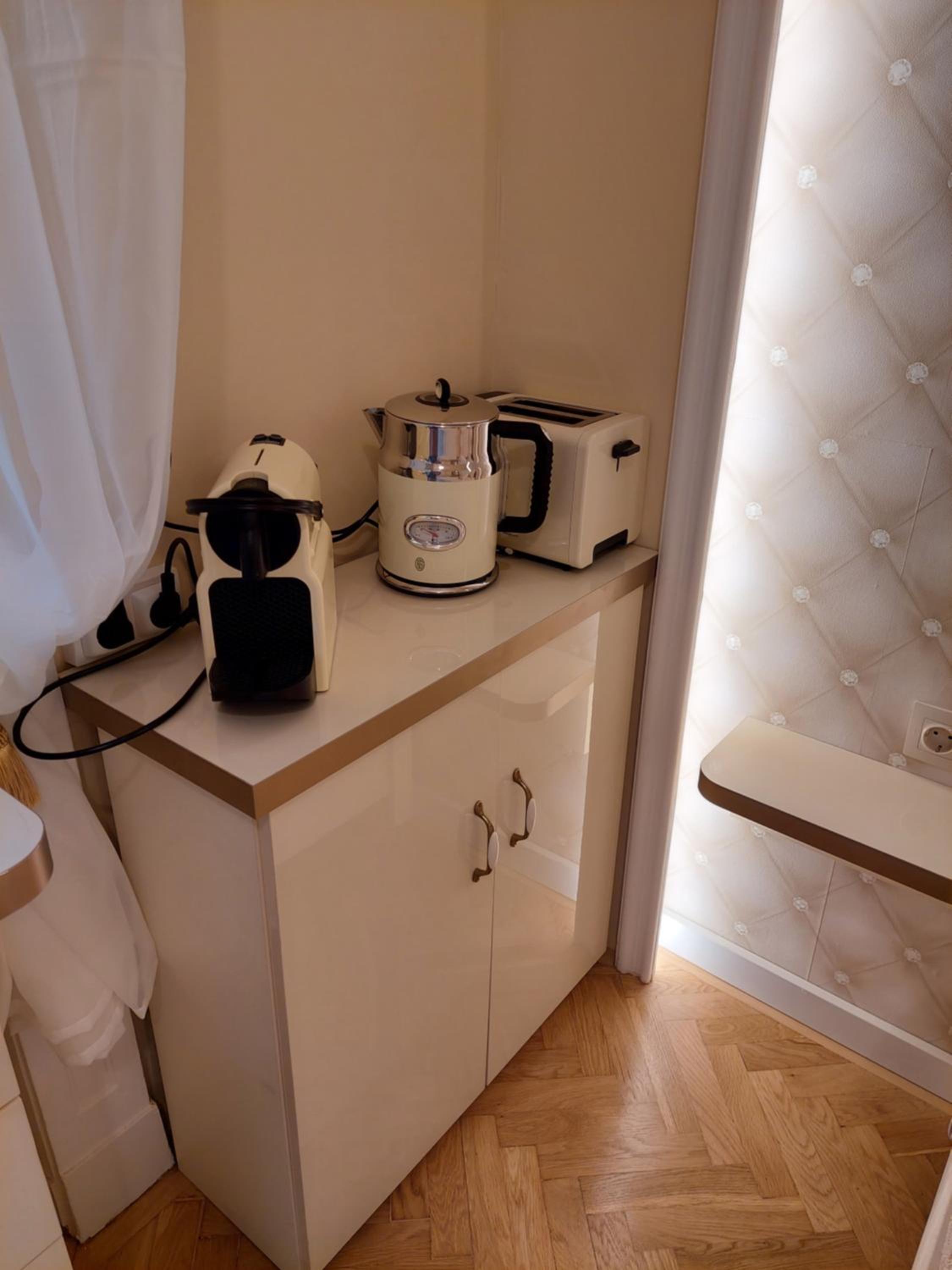 Zati Suite