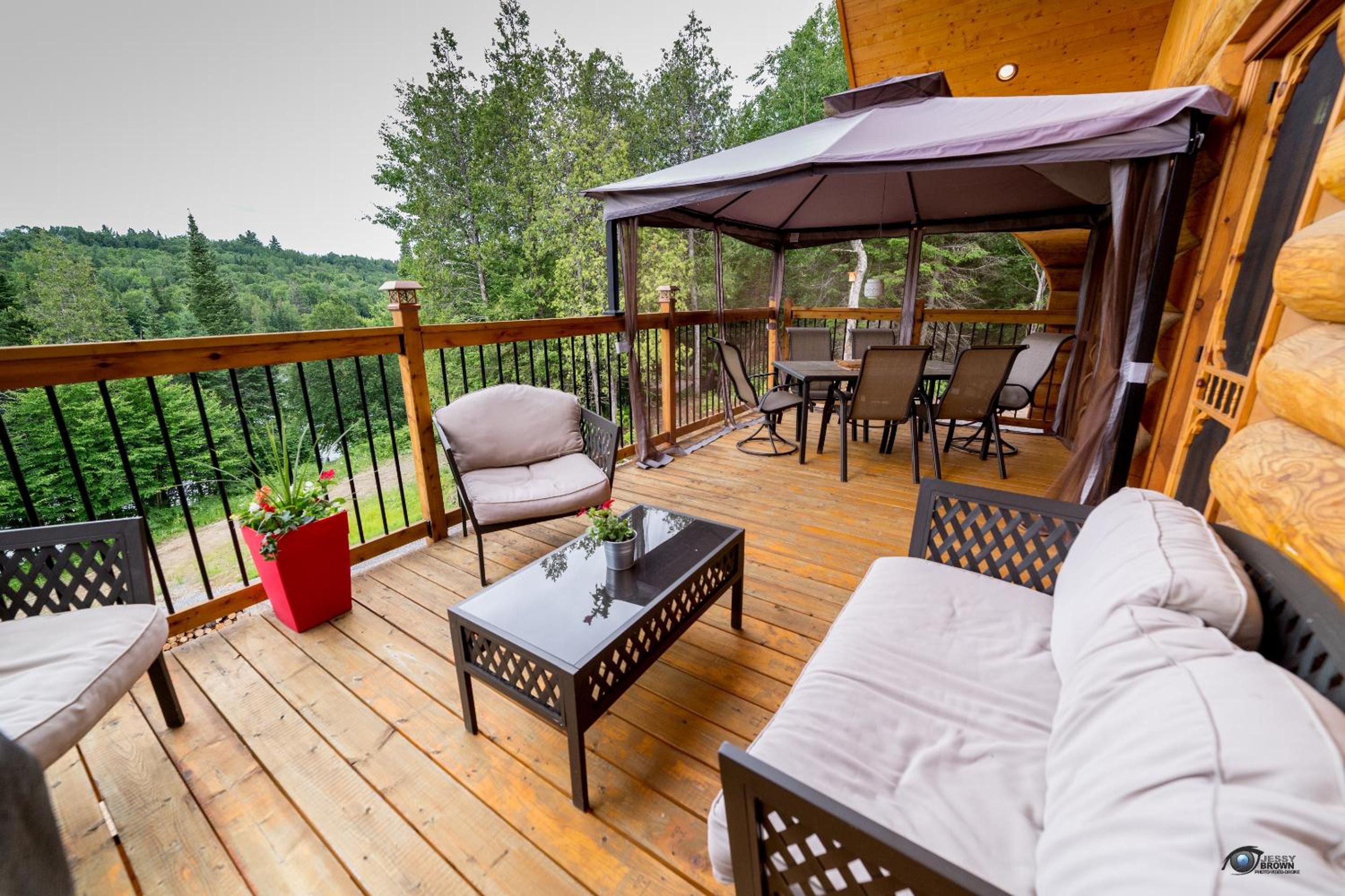 Chalet bois rond aux paysages uniques avec Spa !
