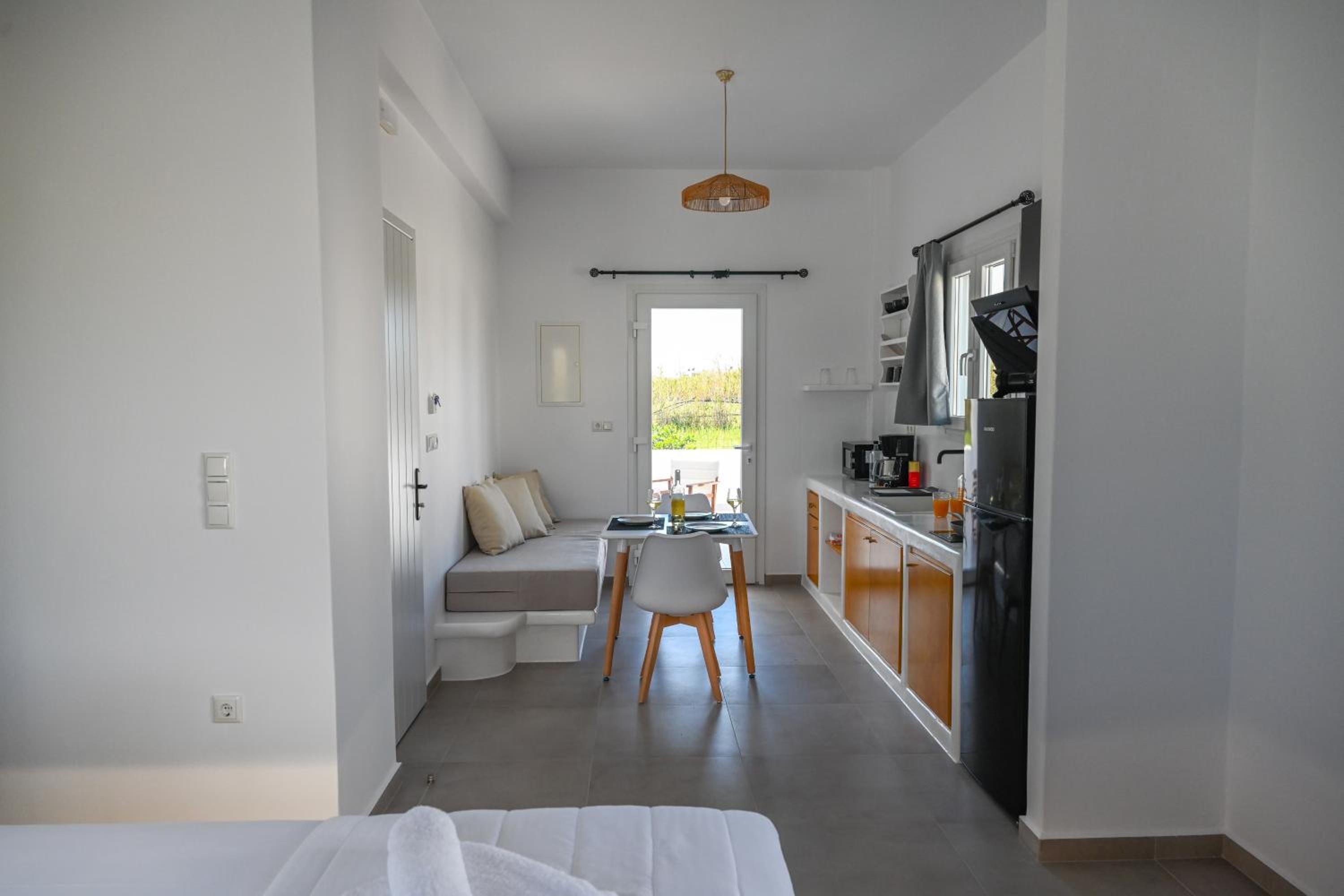 Oliva Naxos Apartments view 3