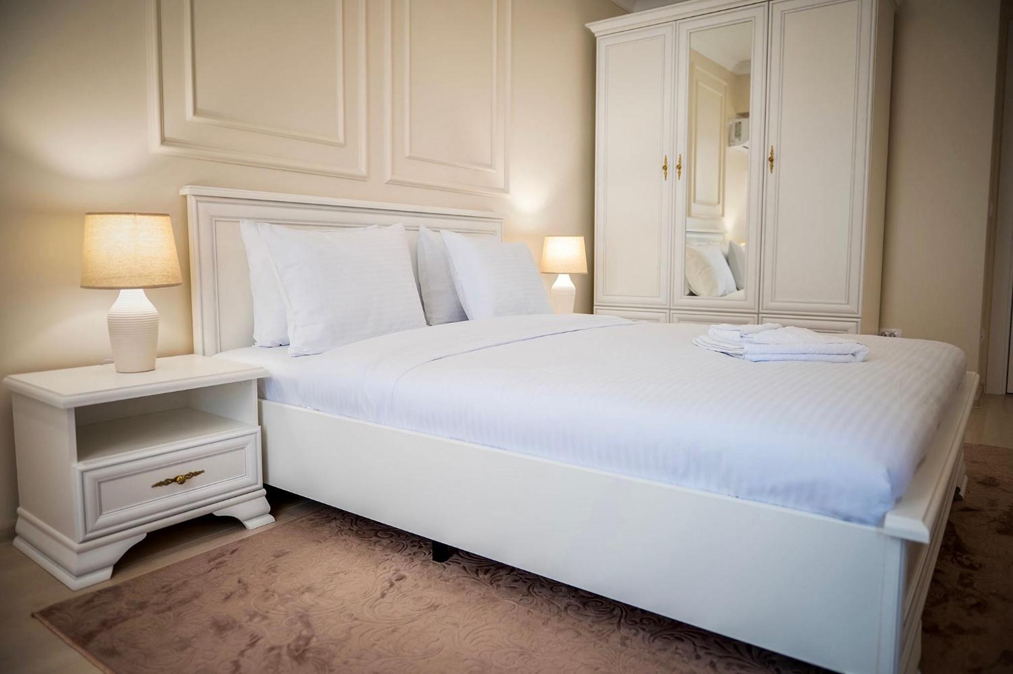 Apartament Zafi Lakeview by Sunny Mamaia view 3