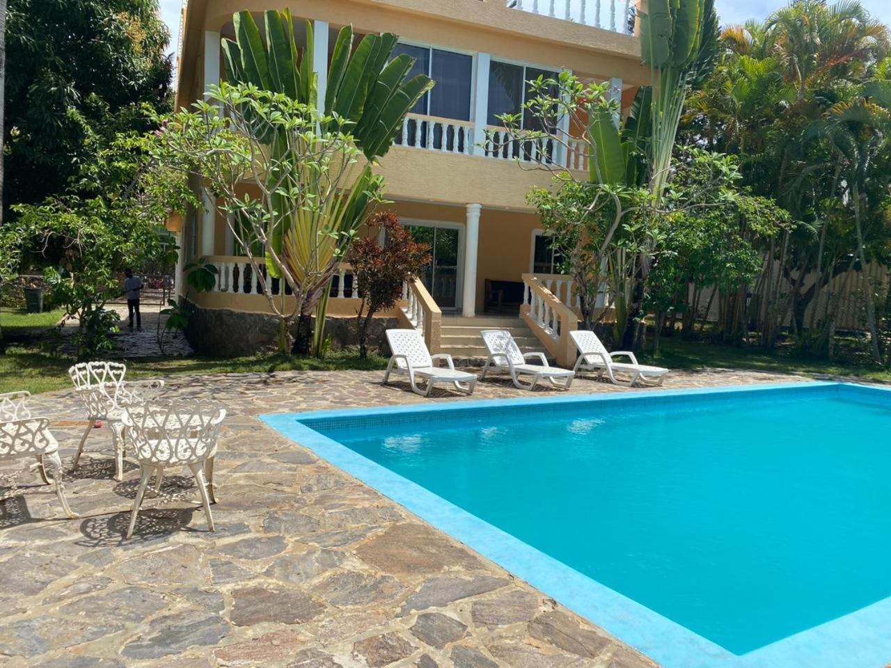 4 bedroom villa, security, private pool, ocean view