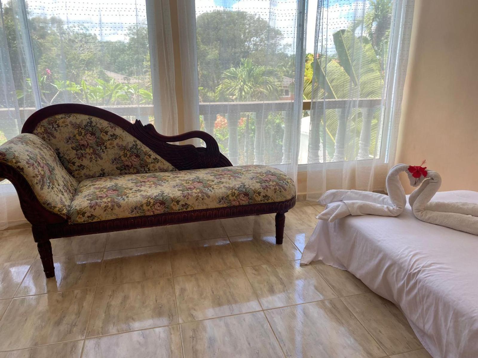 4 bedroom villa, security, private pool, ocean view