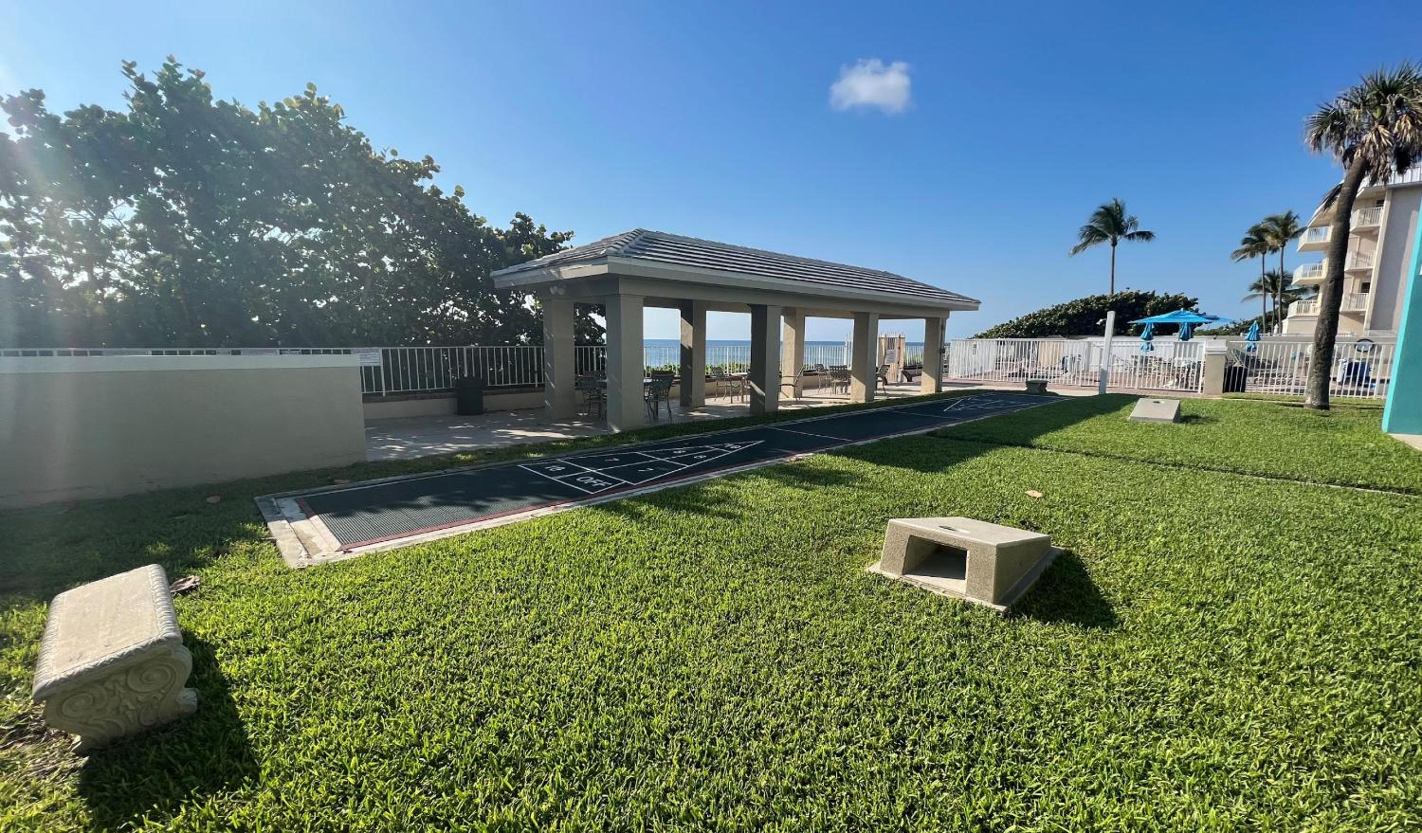 Gulfstream Manor view 4