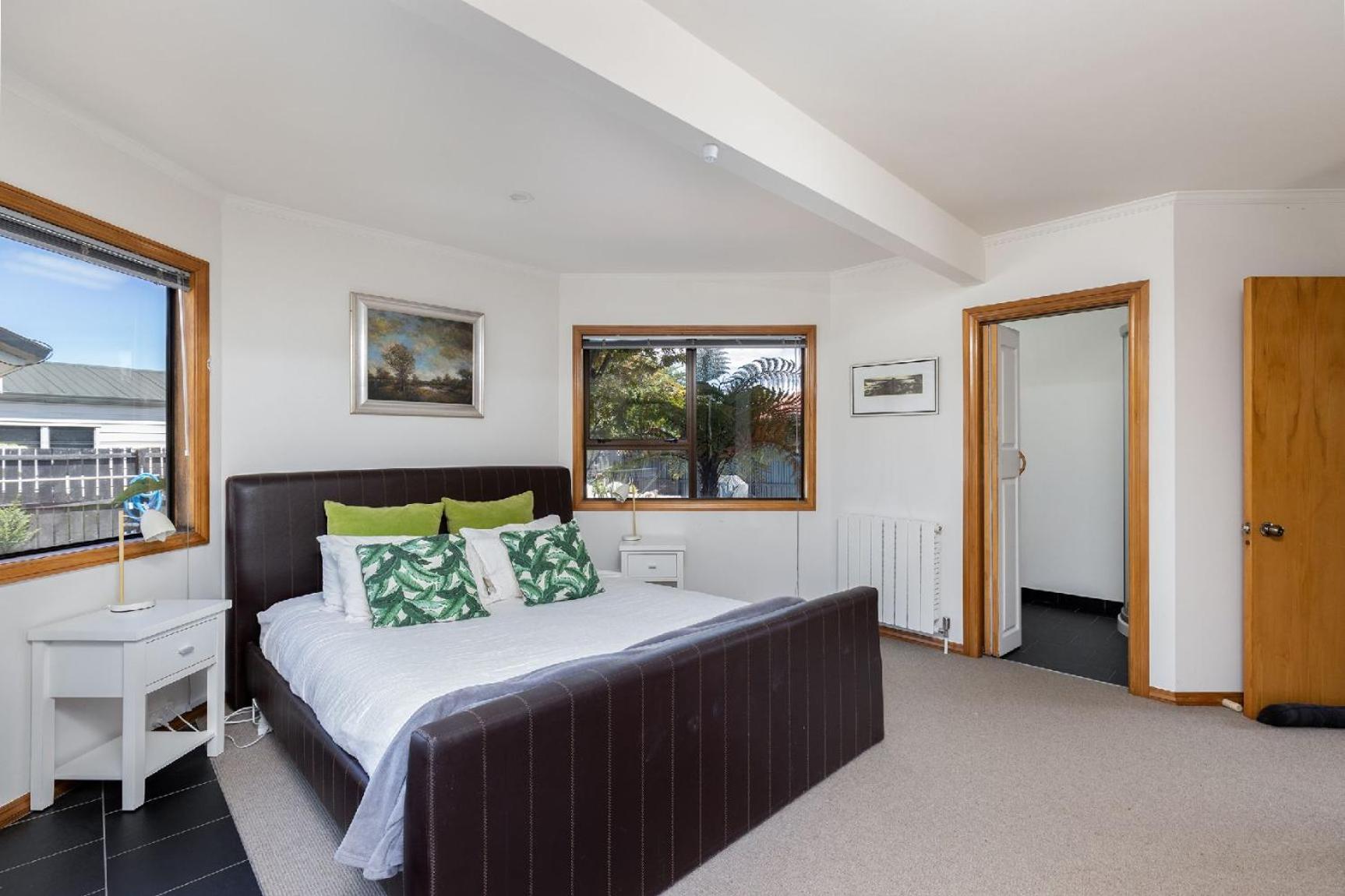The Pool House - King Deluxe Studio view 5