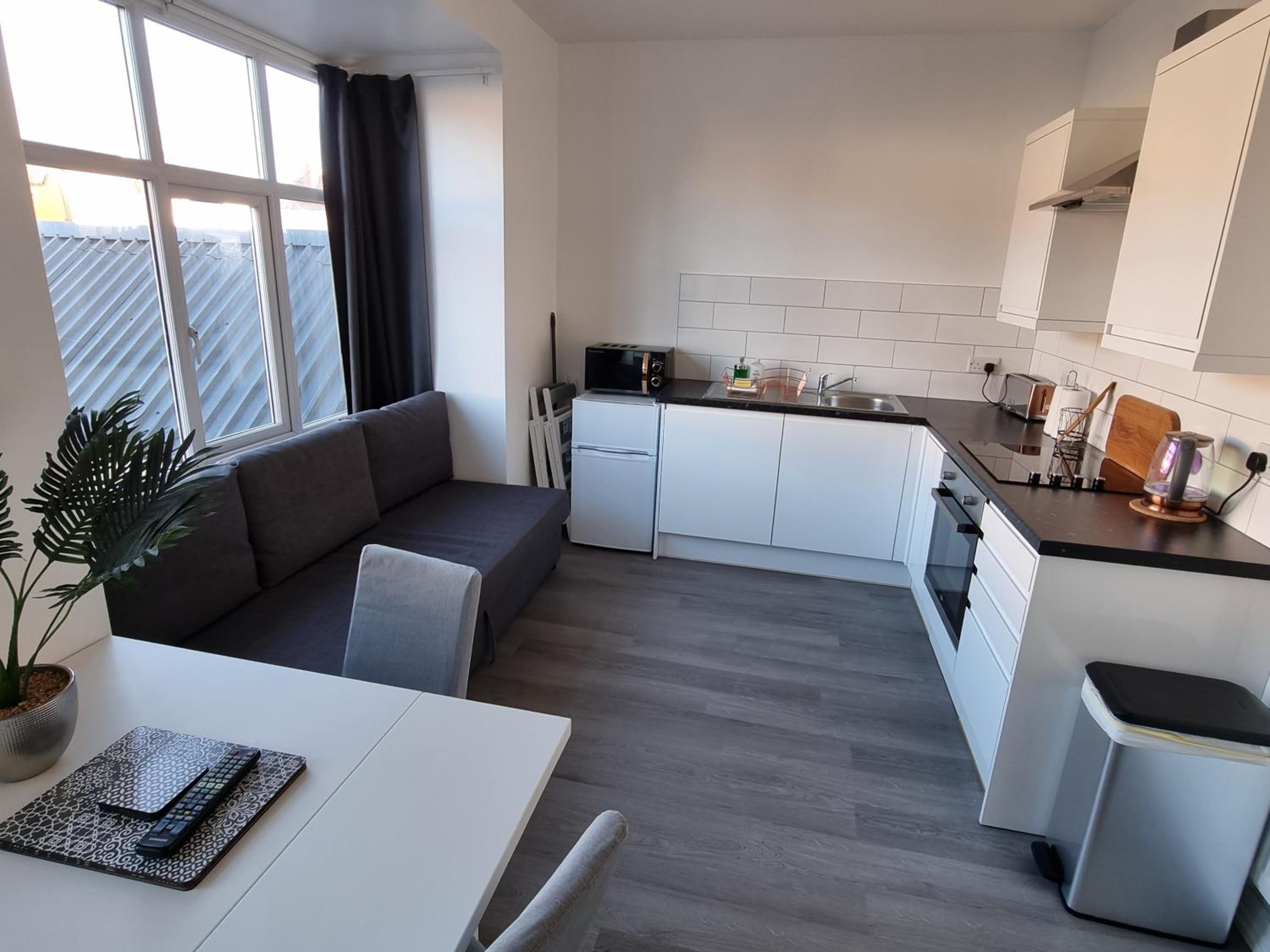 Granada Apartments Queen's Promenade view 4