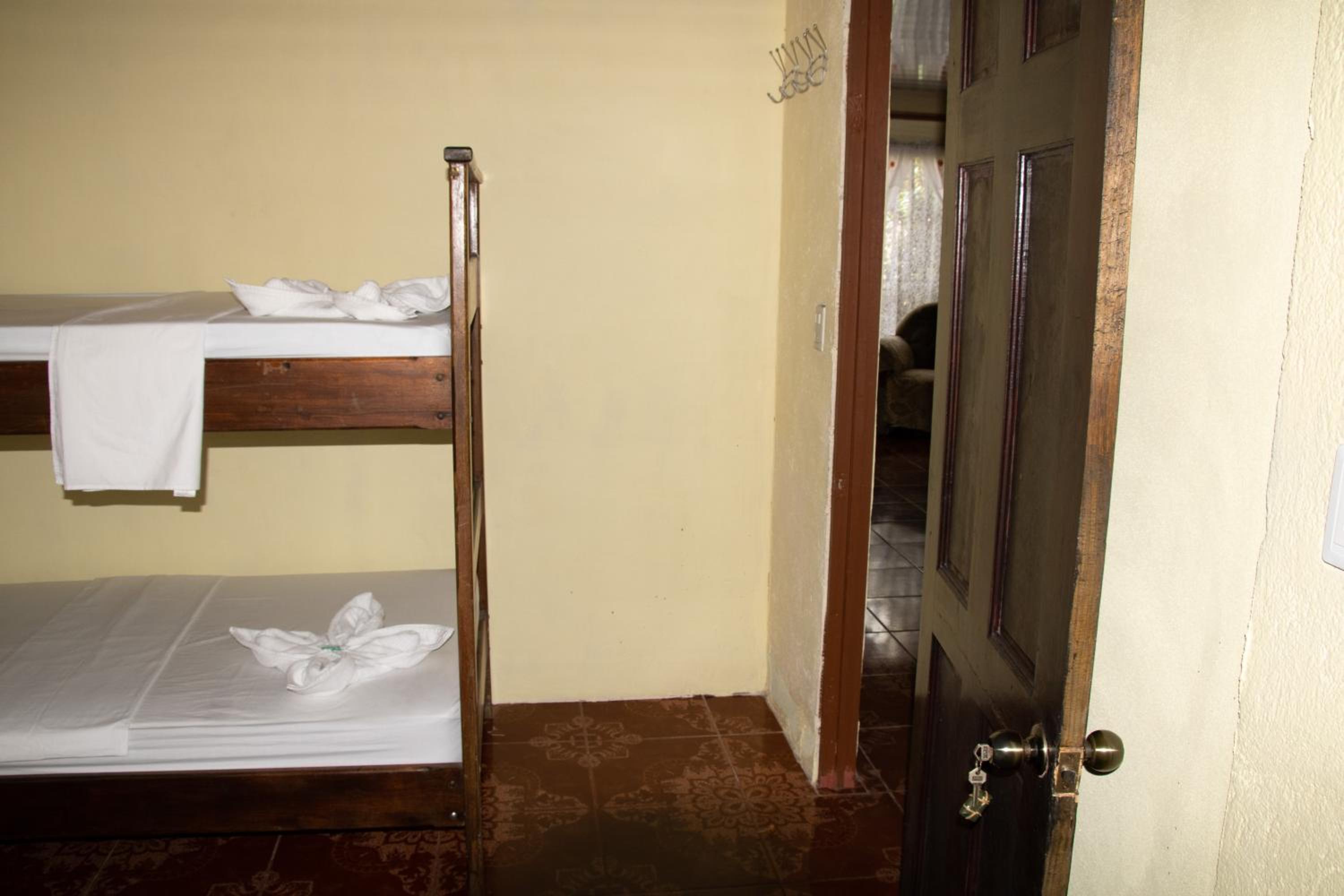 The Corner House - Hospedaje con Encanto en Tortuguero view 4