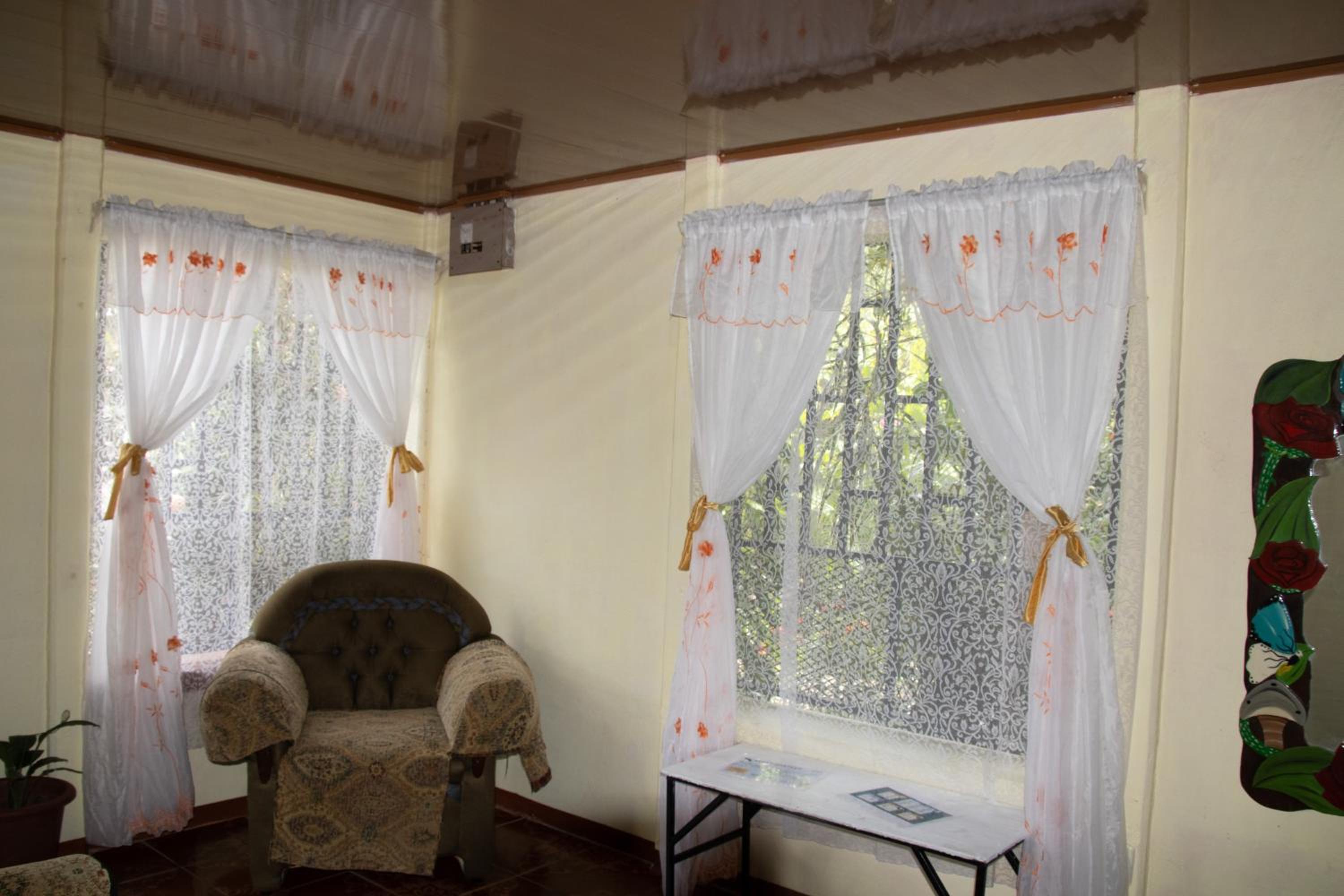 The Corner House - Hospedaje con Encanto en Tortuguero view 3