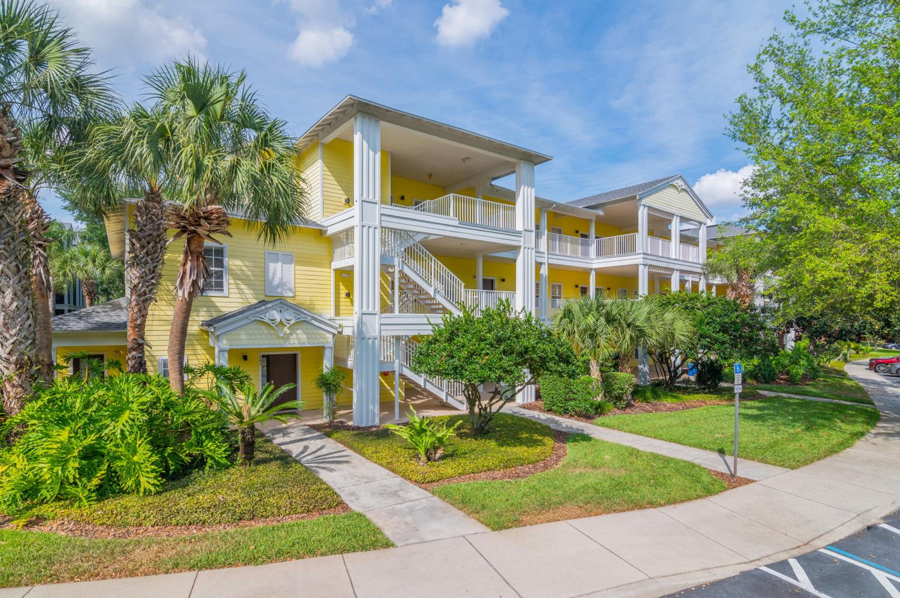 Hotel Cristina's Tropical Villa/ Just minutes from Disney! - Image 1