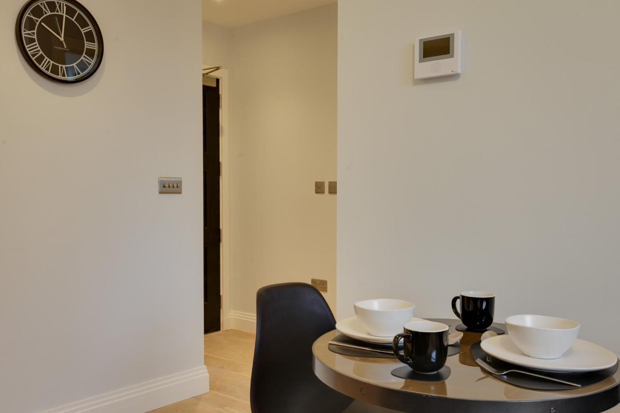 New London Life Executive Apartments view 4