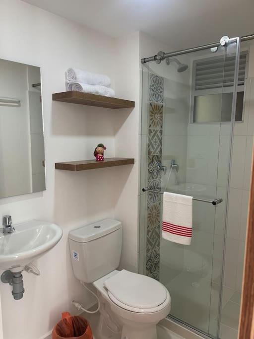 Apartamento amoblado en Armenia con parqueadero
