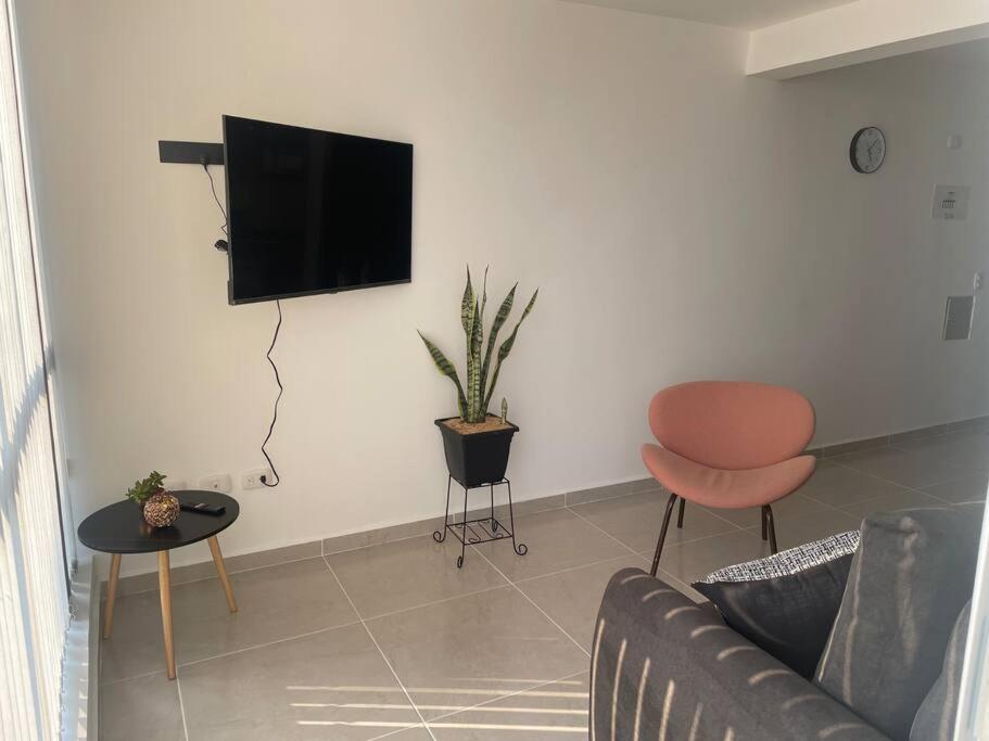 Apartamento amoblado en Armenia con parqueadero
