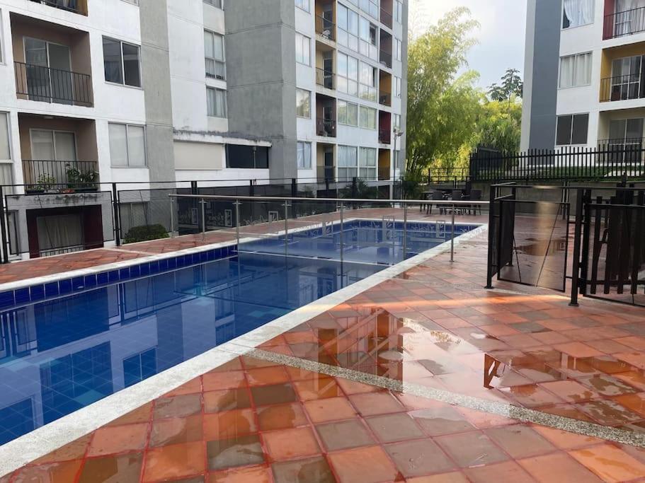Apartamento amoblado en Armenia con parqueadero