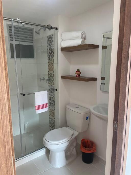 Apartamento amoblado en Armenia con parqueadero