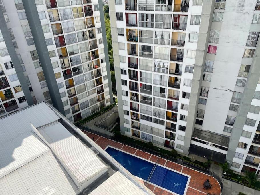 Apartamento amoblado en Armenia con parqueadero