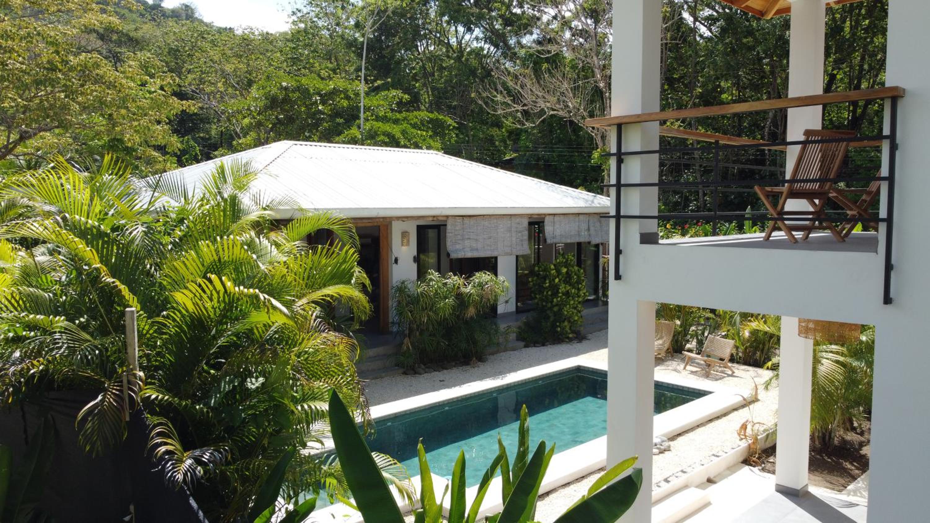 Lapislazuli House & Flats with shared Pool
