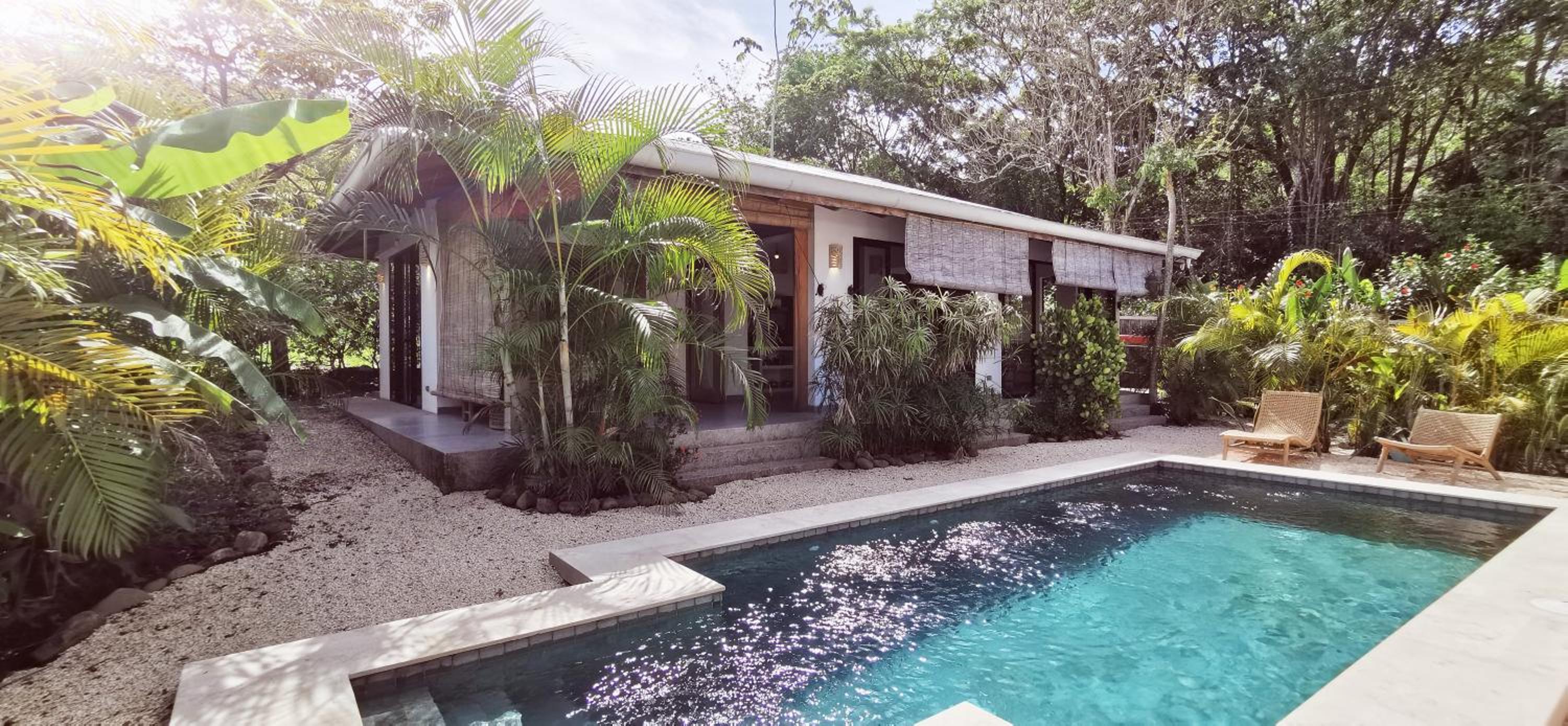 Lapislazuli House & Flats with shared Pool