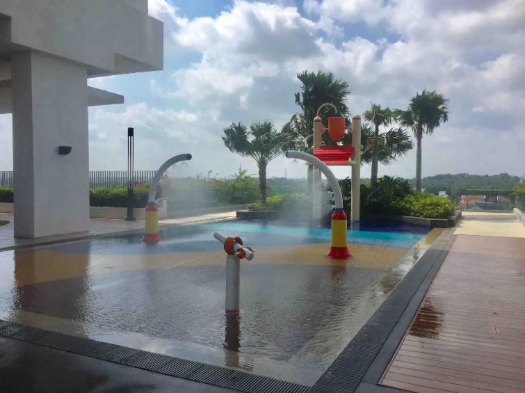 Mid Valley Southkey Mall - 24-7 Support - Netflix - Infinity Pool