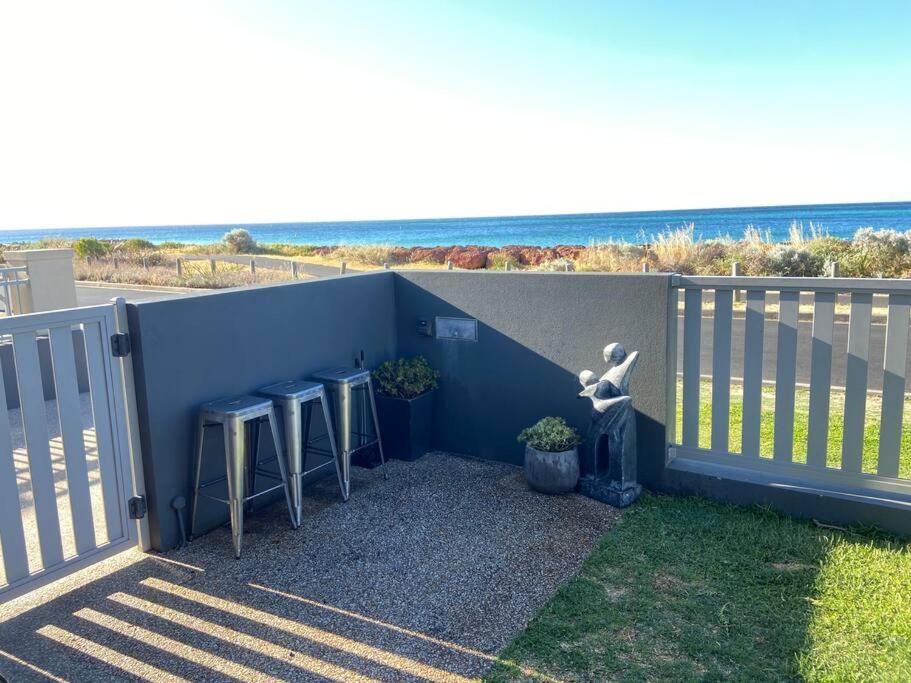 THE DECK HOUSE - Beautiful Busselton Beachfront