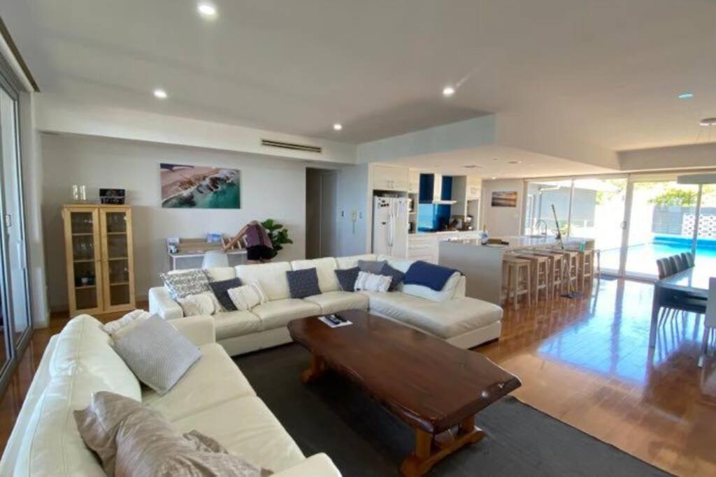 THE DECK HOUSE - Beautiful Busselton Beachfront