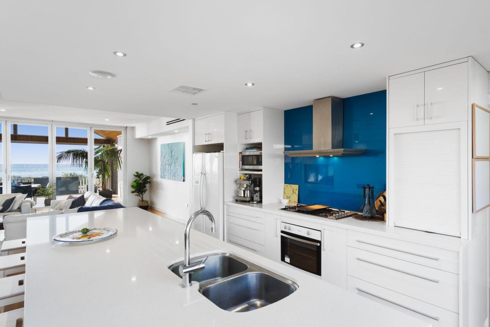 THE DECK HOUSE - Beautiful Busselton Beachfront