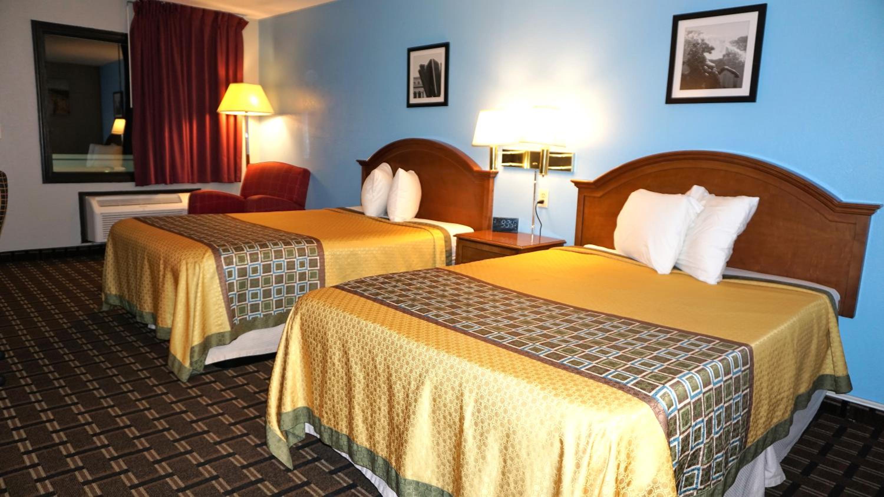 Lakes Inn