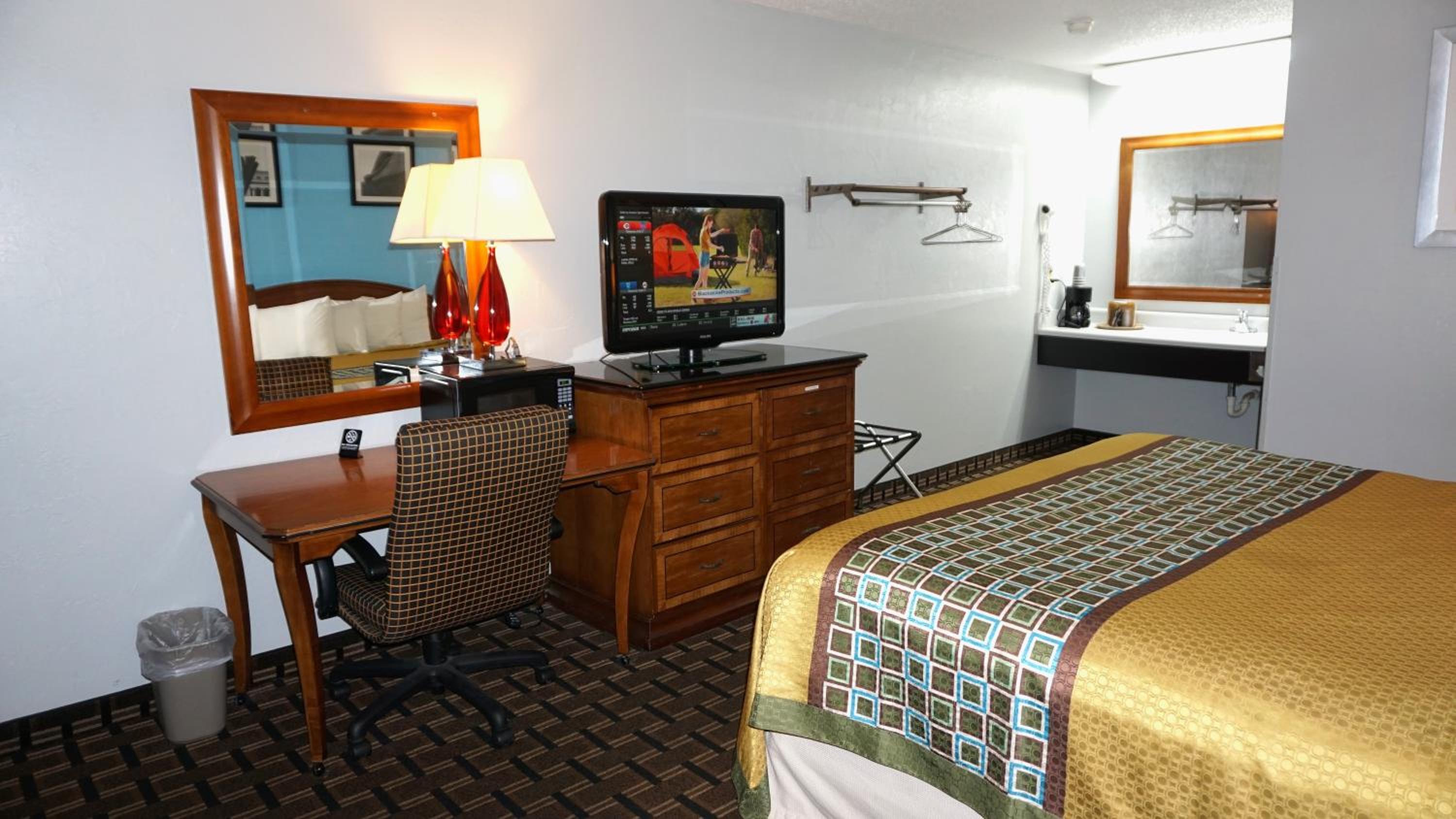 Lakes Inn