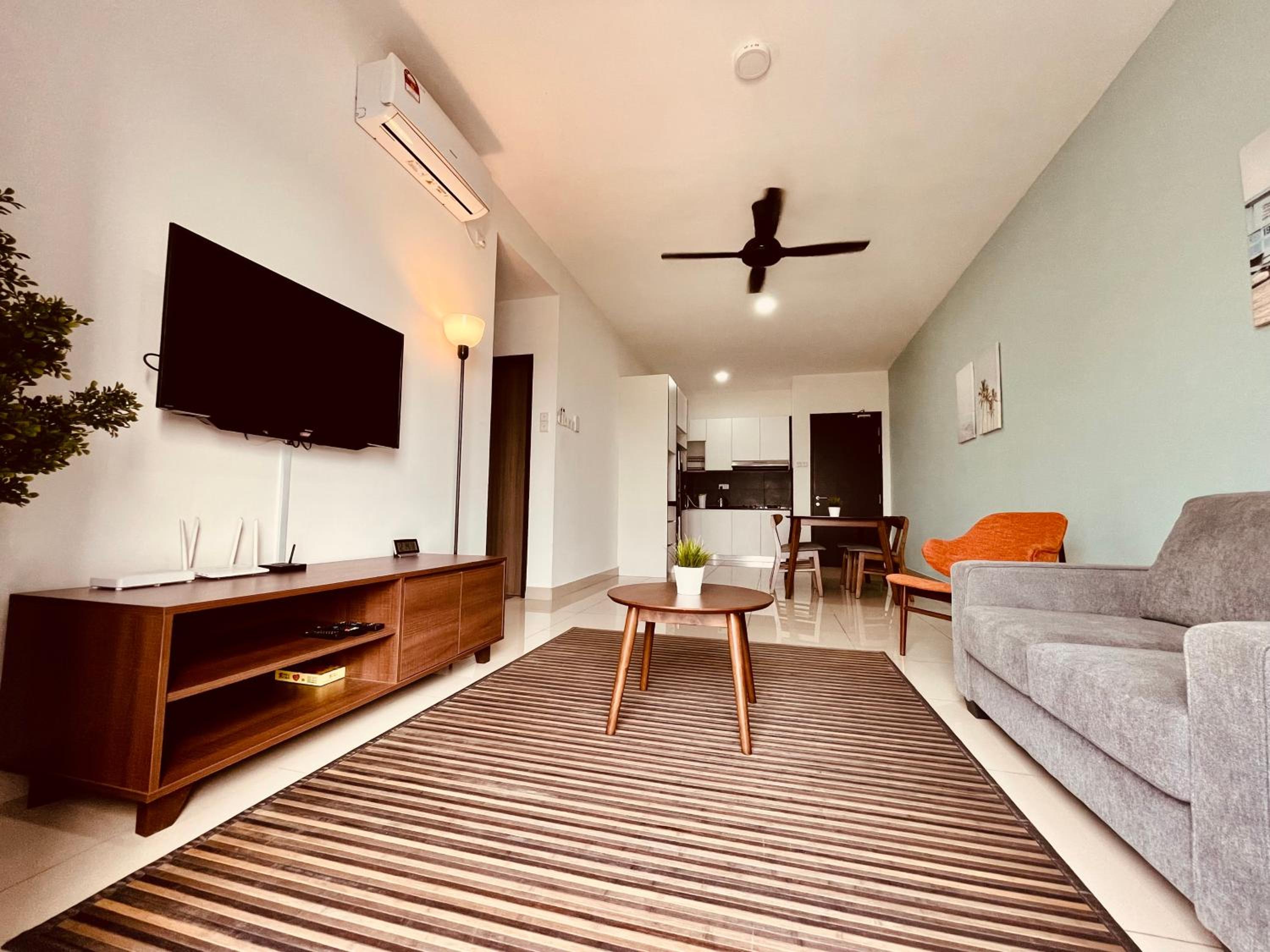 Desaru Central Apartment w Pool,CinemaScreen,Netflix & WiFi view 4