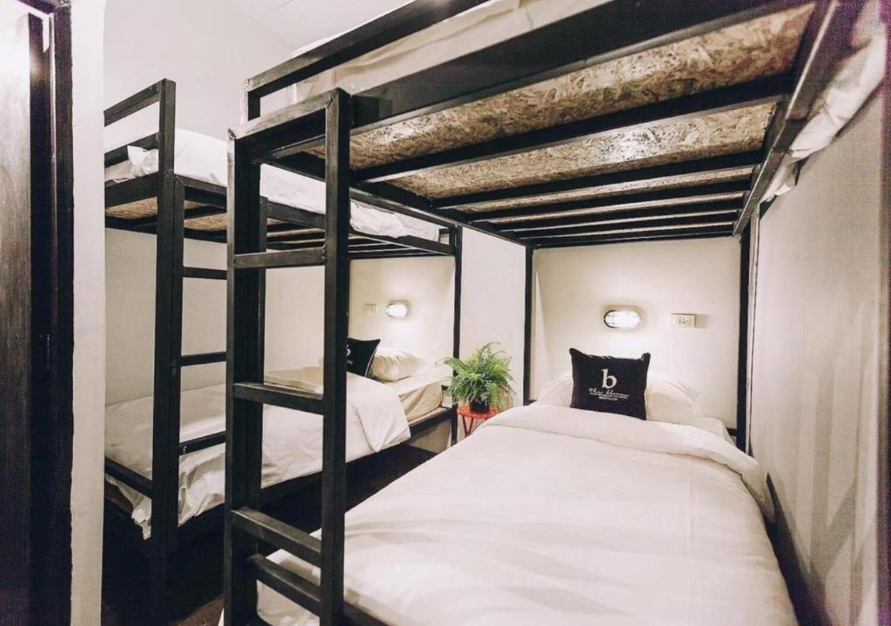 BLOOMZ HOSTEL