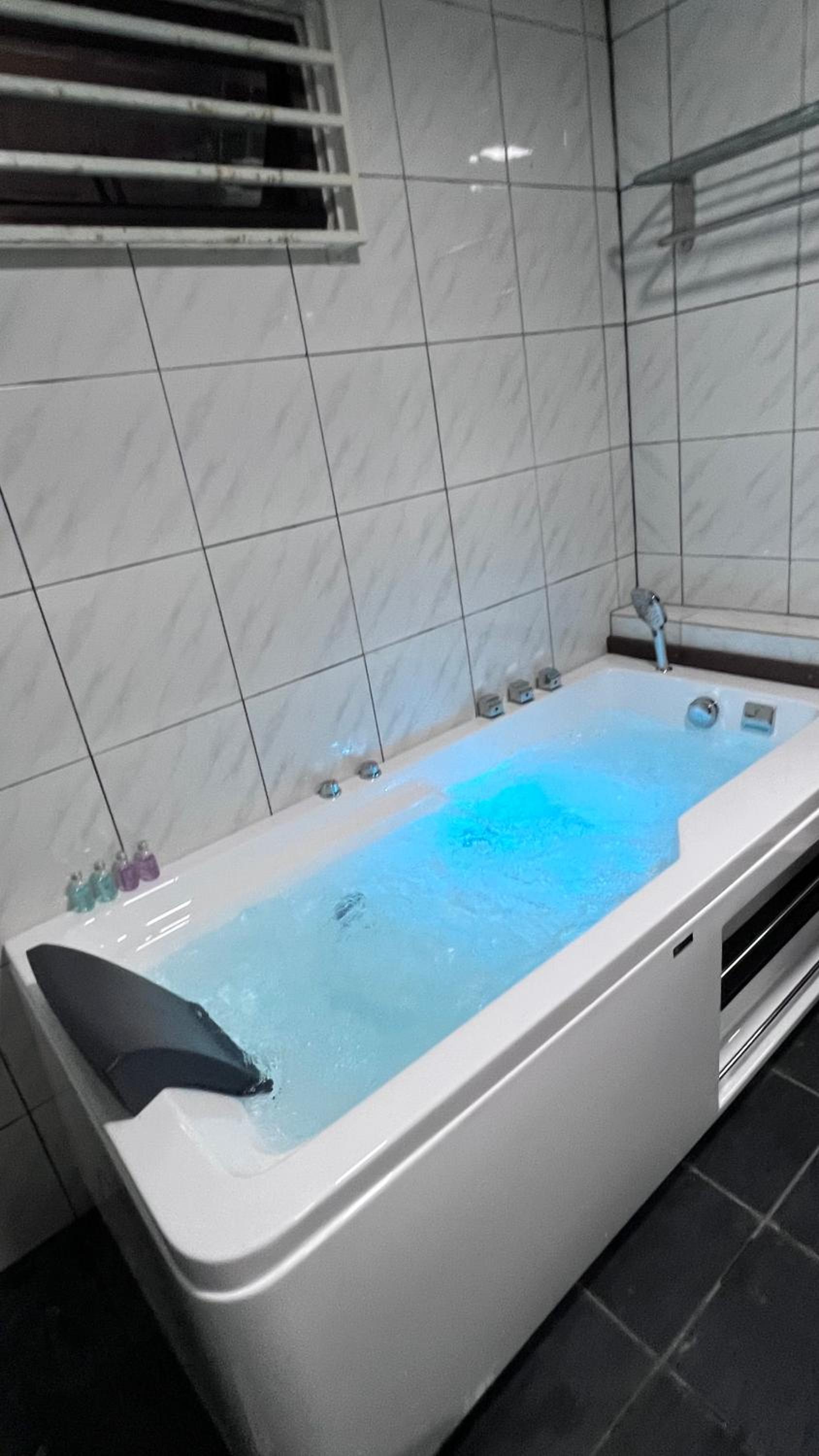 HERITAGE D'CENANG with Jacuzzi Spa photo 2