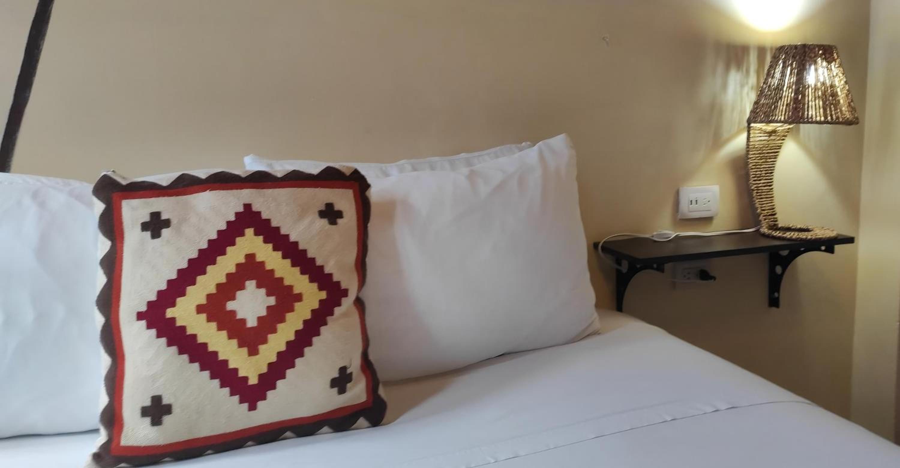 Dreamkapture Hostel close to the airport and bus terminal