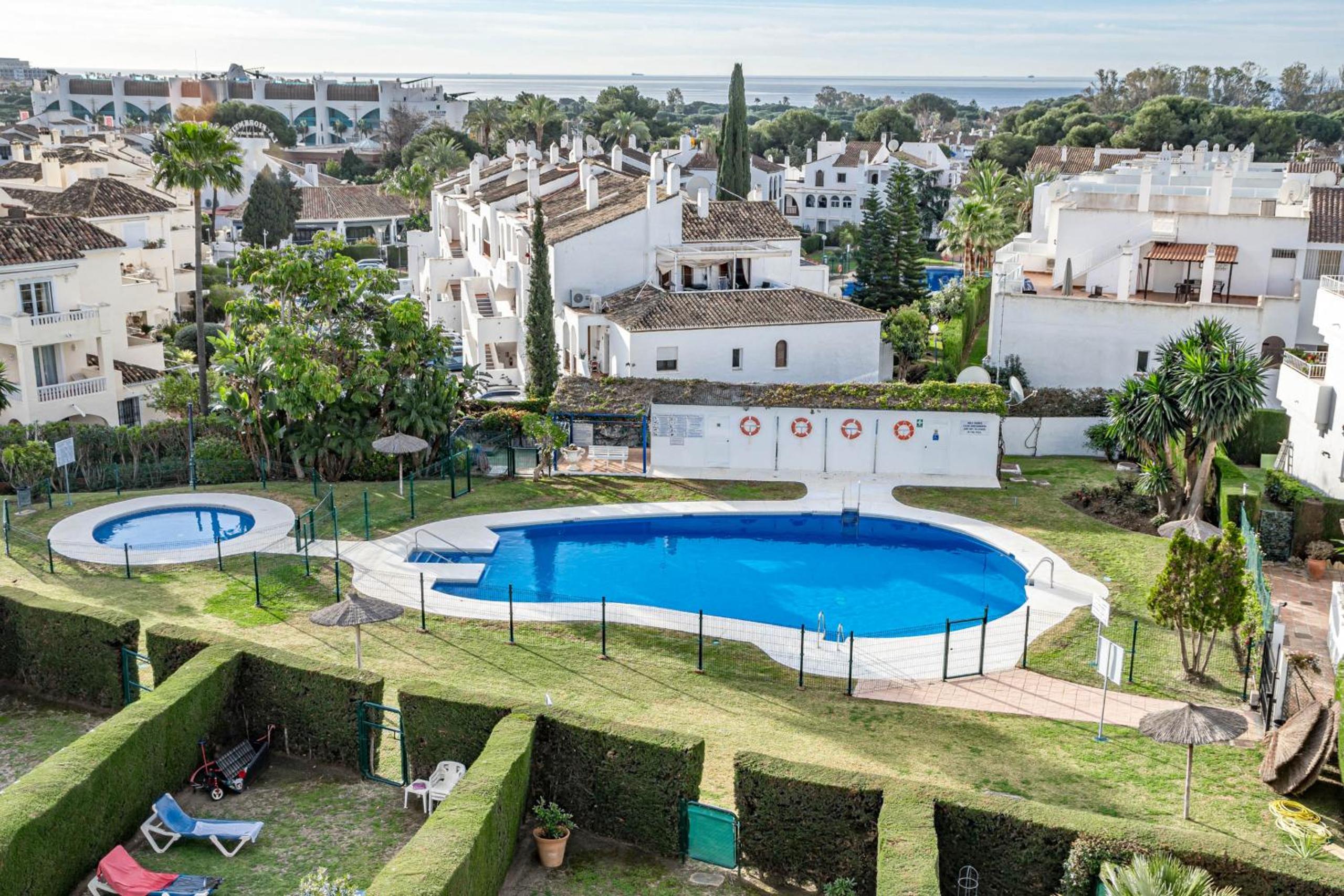 Andalusian Elegance apartment in El Paraiso with 360 views over Sea and Mountains view 4