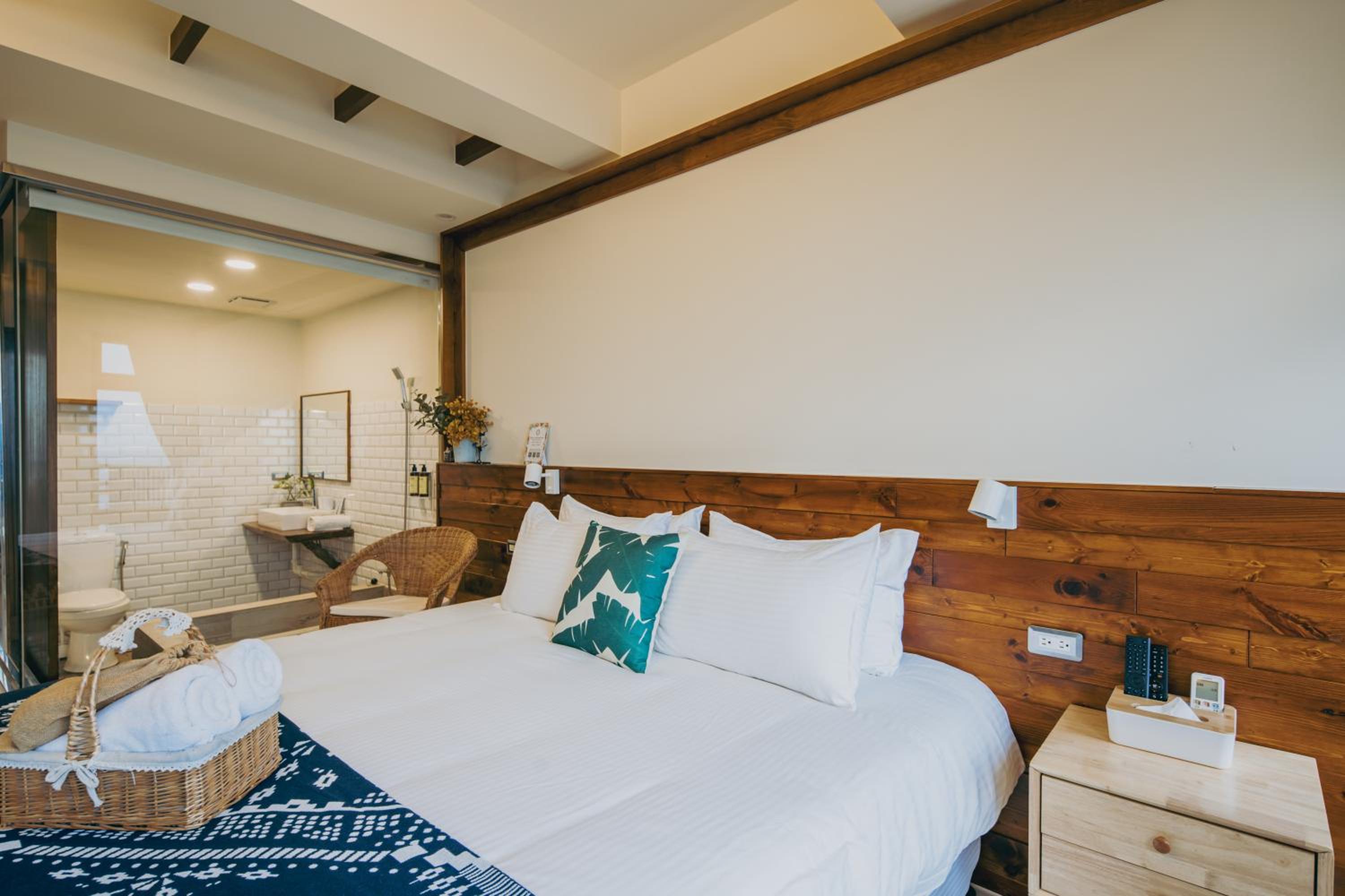 Chuanfanrock Haku Beach Days Inn