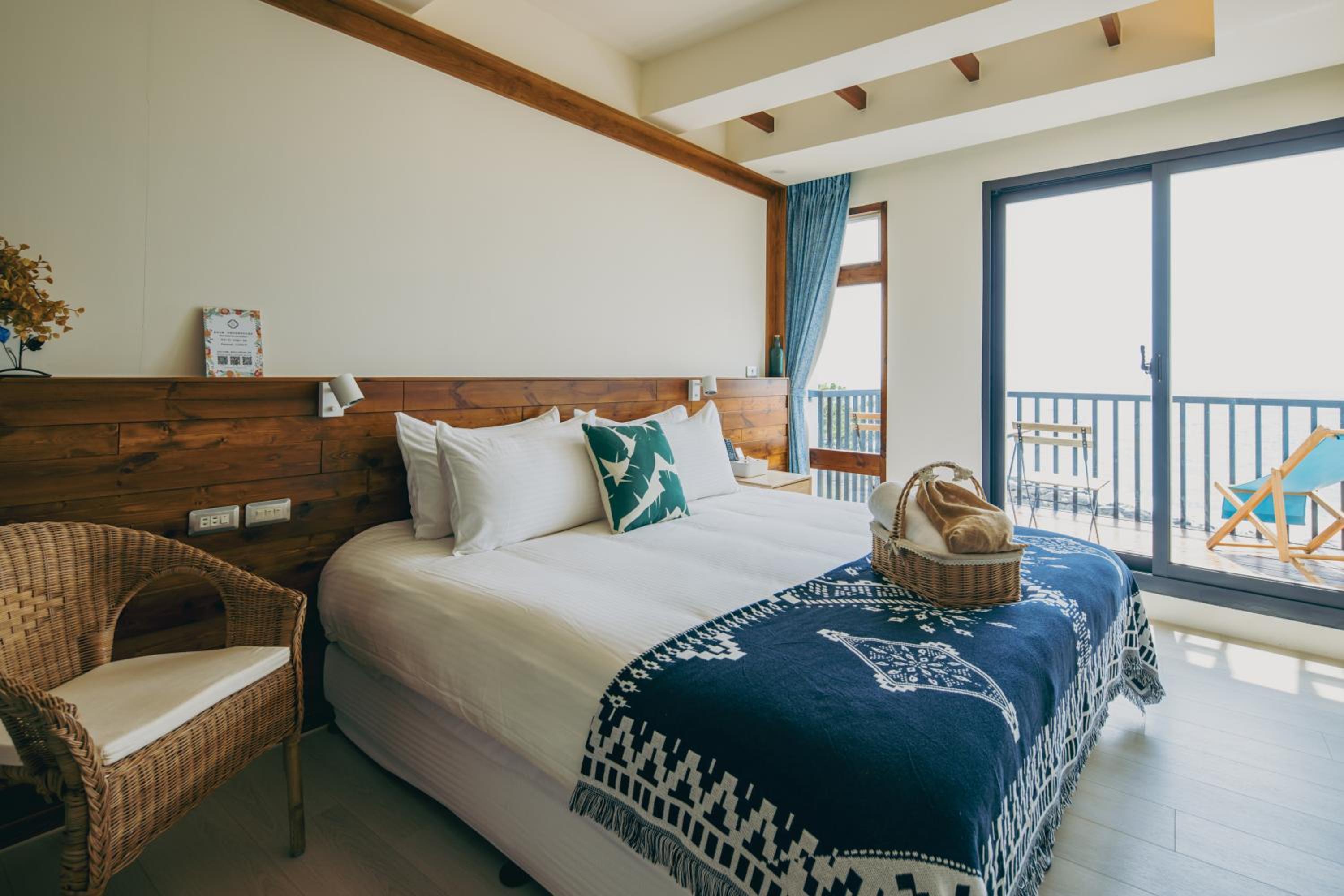 Chuanfanrock Haku Beach Days Inn