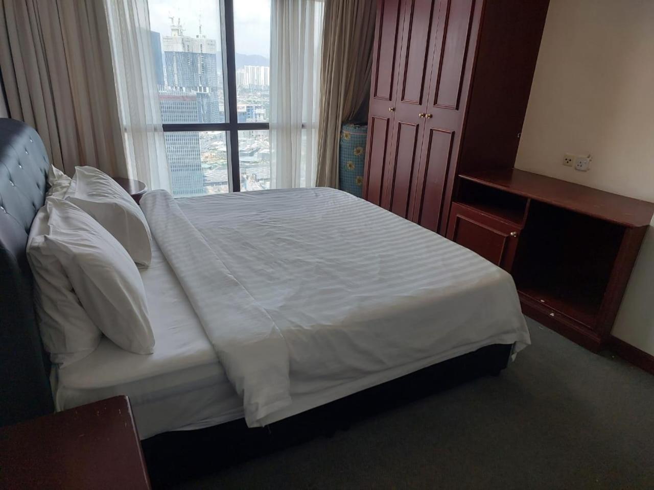 TWO BEDROOM SUITES at TIMES SQUARE KL