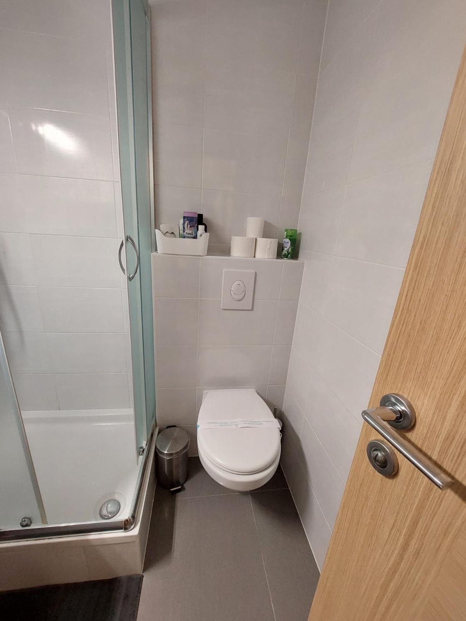 New & Modern smart HOME, FREE parking view 3