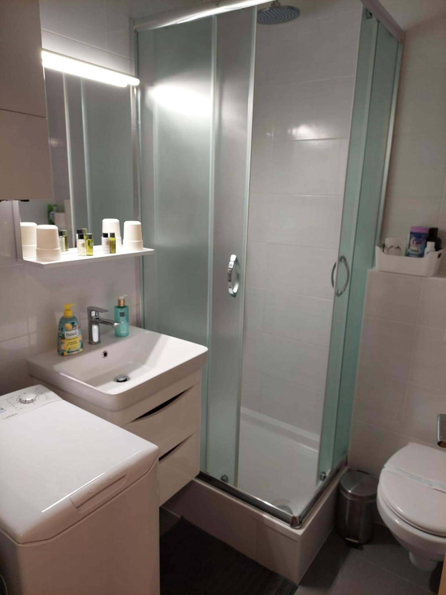 New & Modern smart HOME, FREE parking view 5